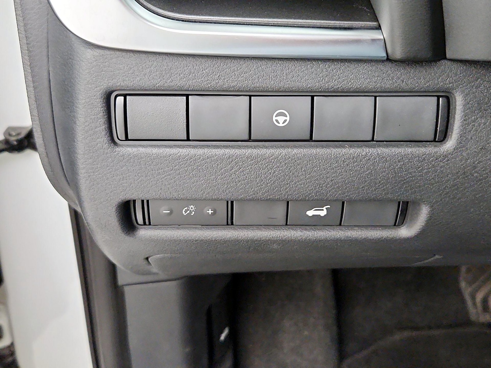 2023 Nissan Rogue SV - Photo 14
