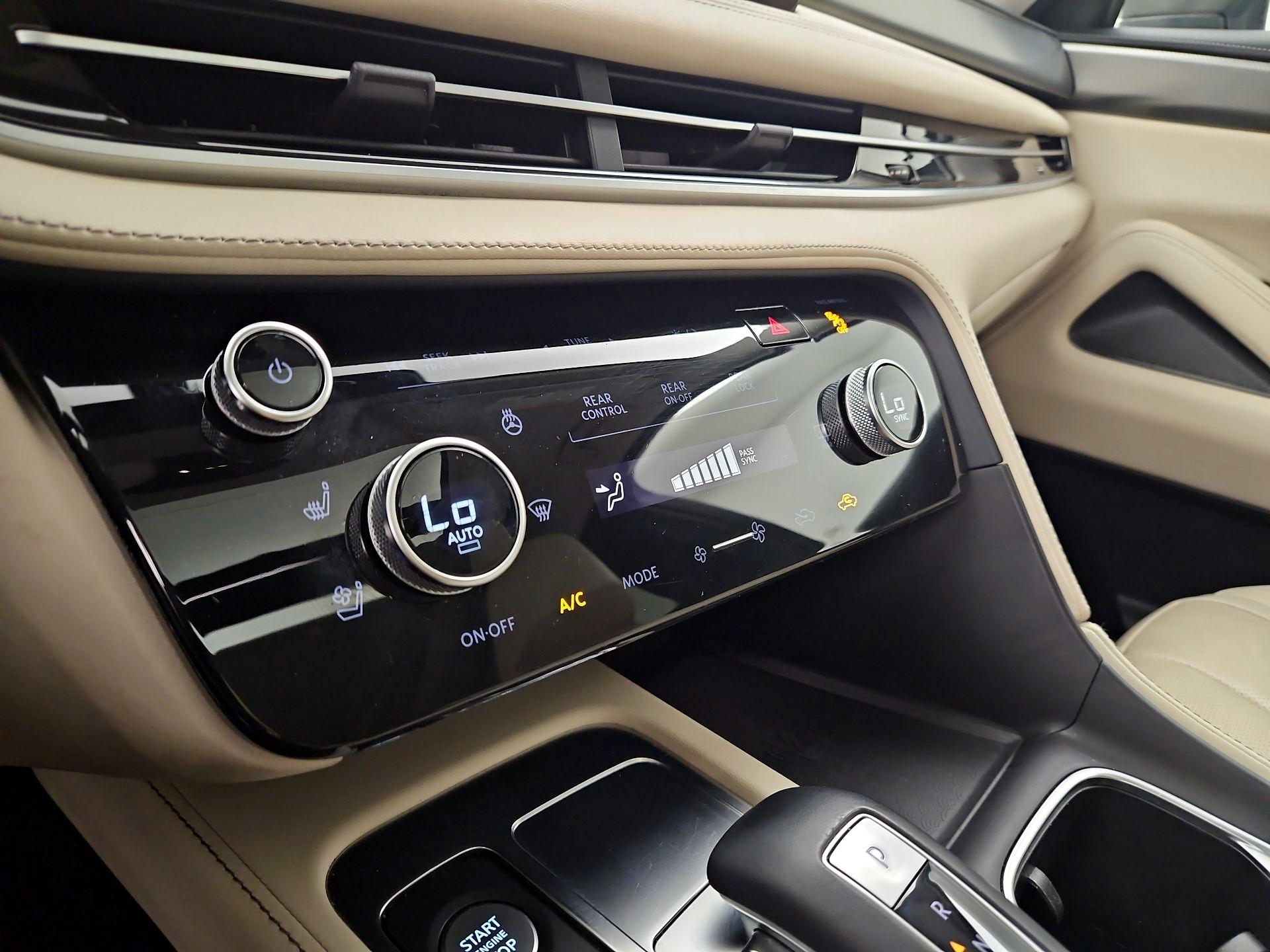 Thumbnail: 2023 INFINITI QX60 - 17
