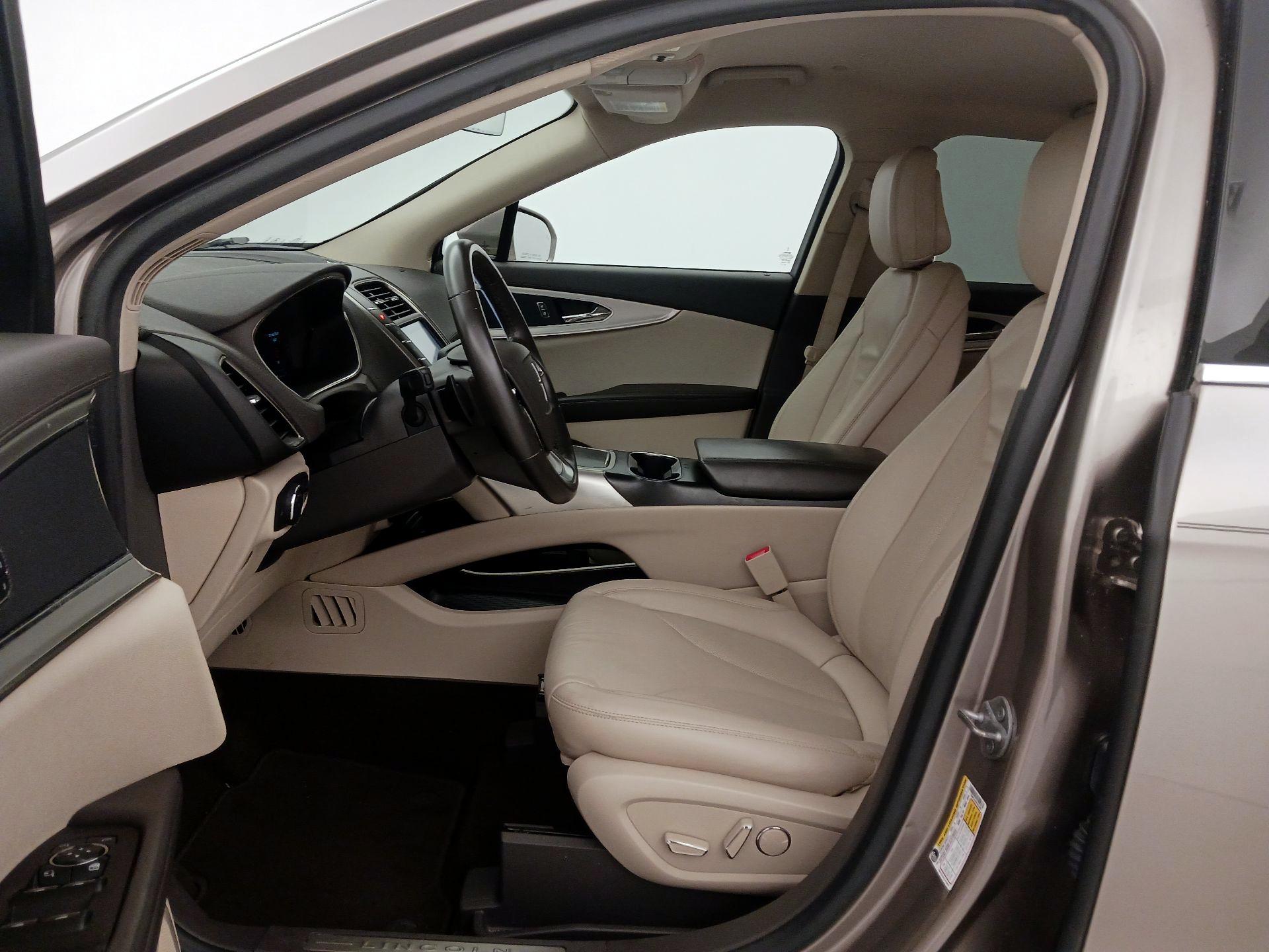 Thumbnail: 2020 Lincoln Nautilus - 11