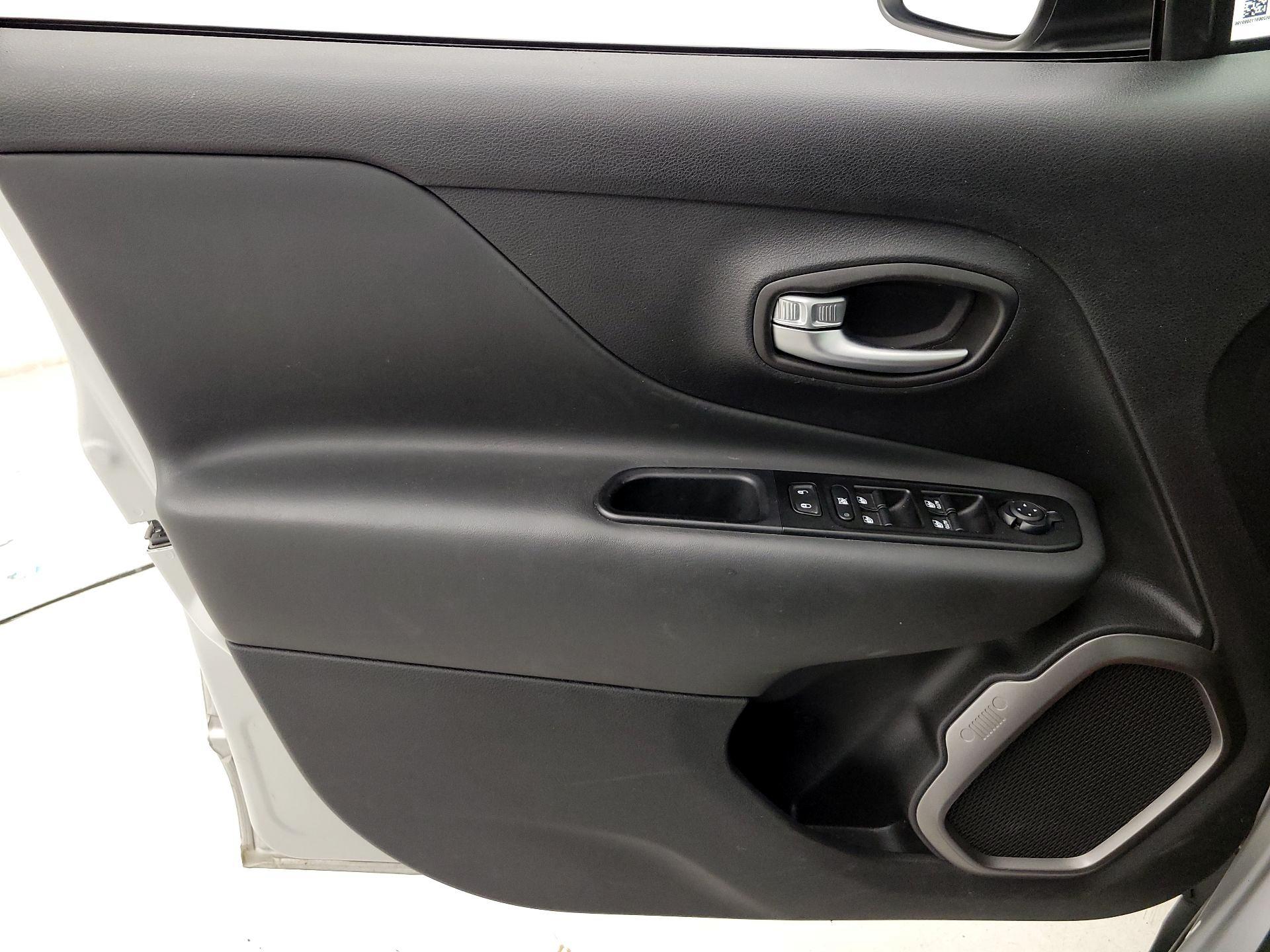 Thumbnail: 2020 Jeep Renegade - 12