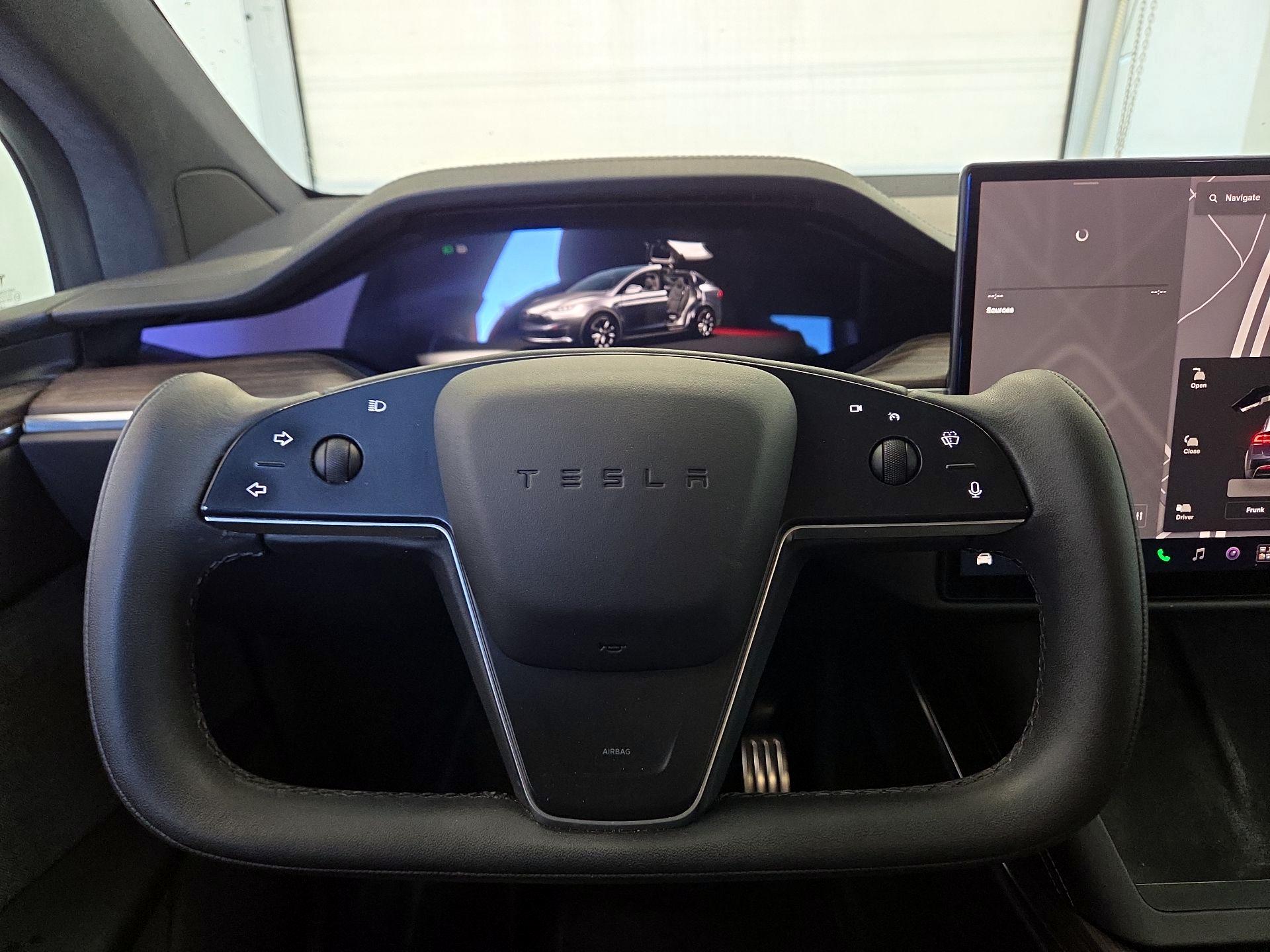 Thumbnail: 2022 Tesla Model X - 10