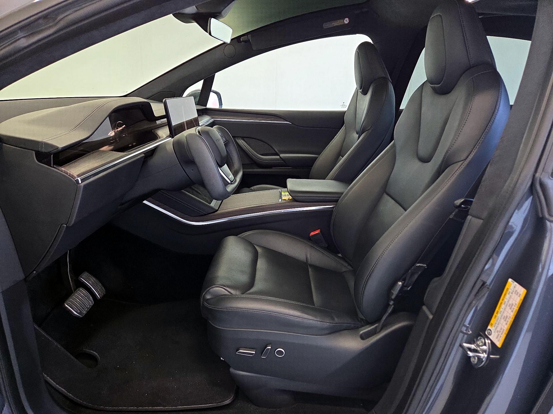 Thumbnail: 2022 Tesla Model X - 11
