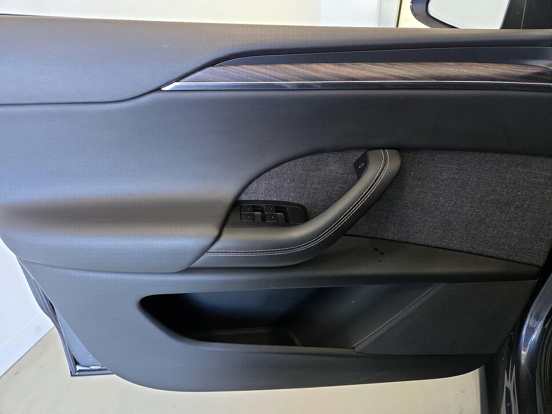 Thumbnail: 2022 Tesla Model X - 12