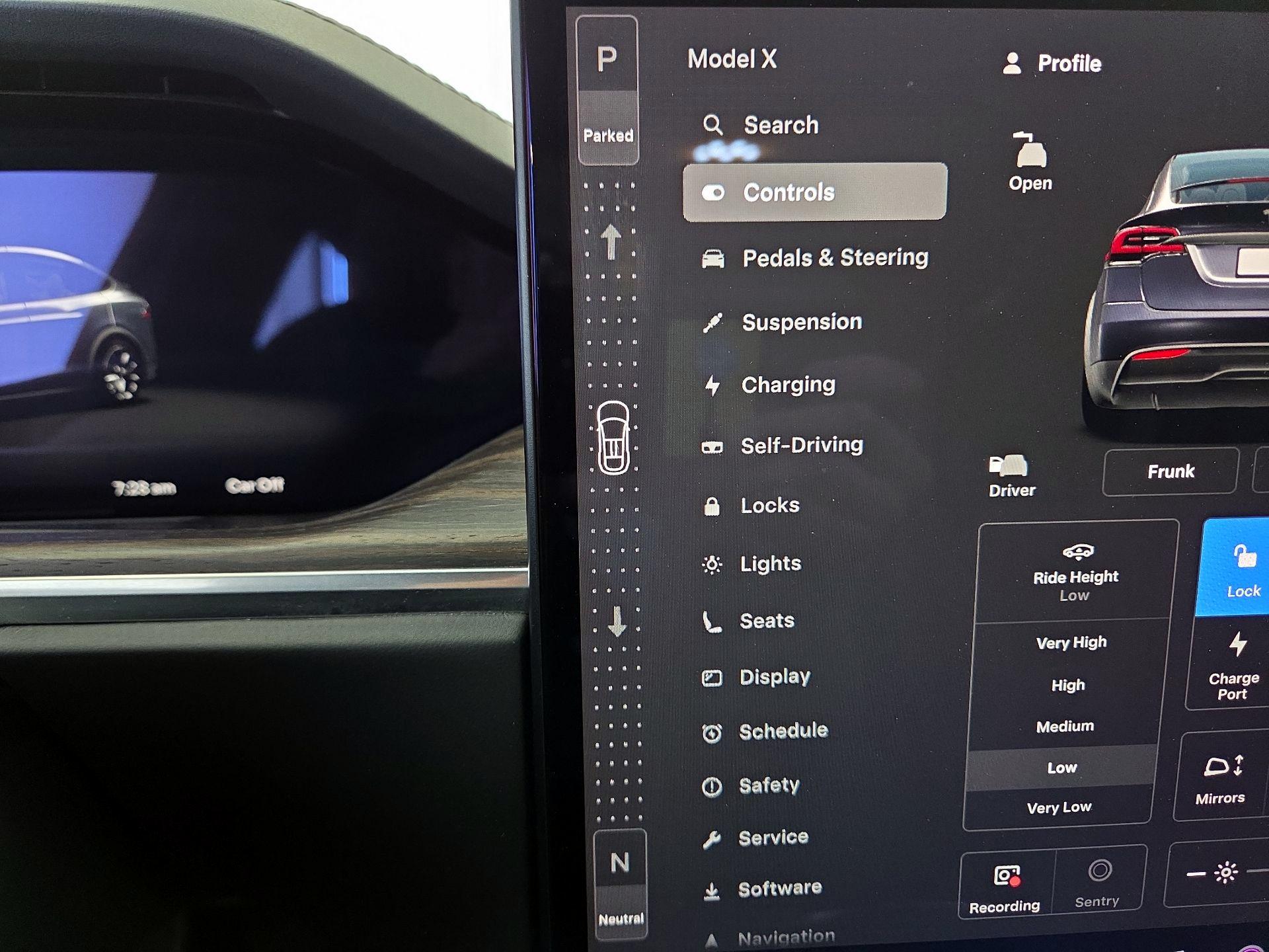 Thumbnail: 2022 Tesla Model X - 17