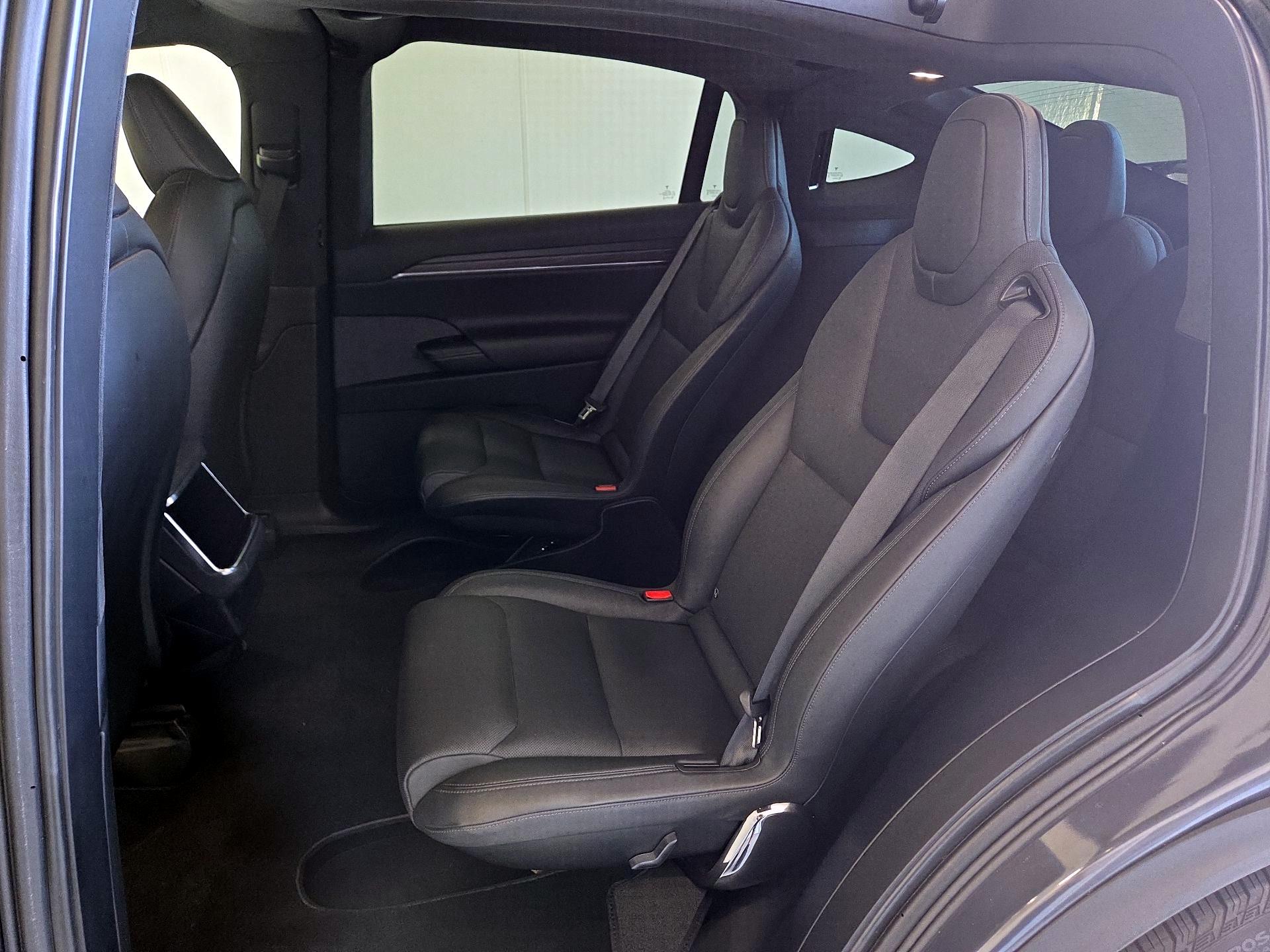 Thumbnail: 2022 Tesla Model X - 18