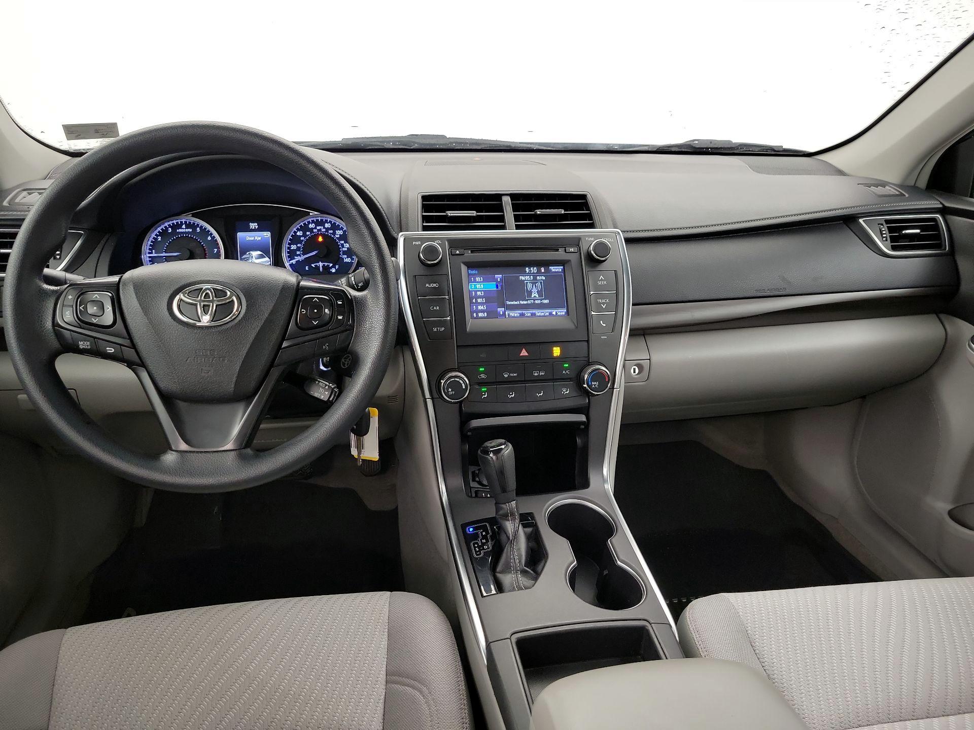 Thumbnail: 2017 Toyota Camry - 9
