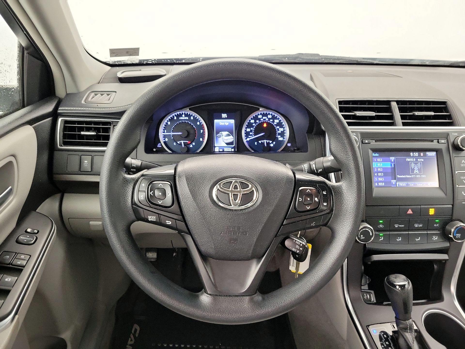 Thumbnail: 2017 Toyota Camry - 10