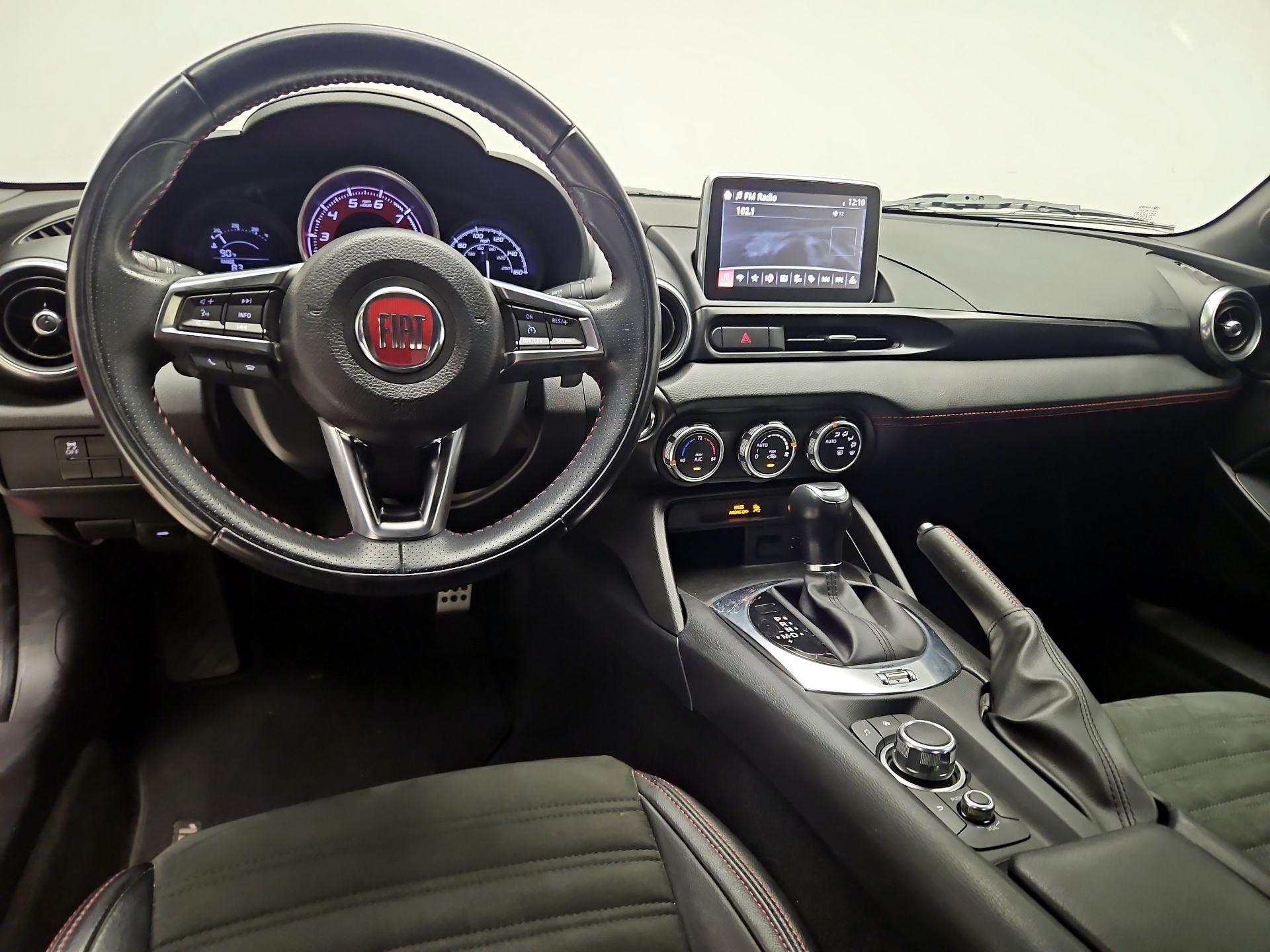 Thumbnail: 2017 Fiat 124 Spider - 9