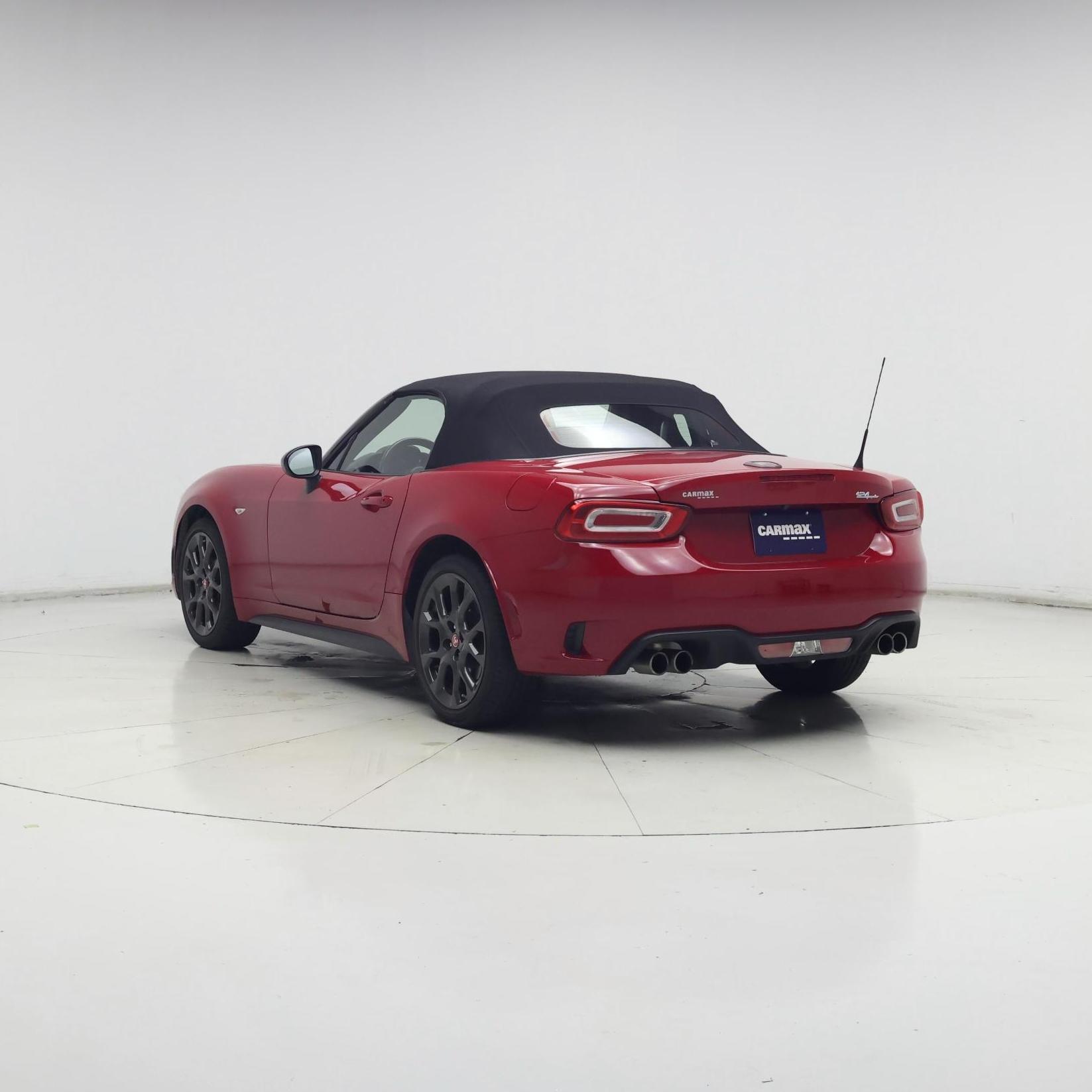 Thumbnail: 2017 Fiat 124 Spider - 2