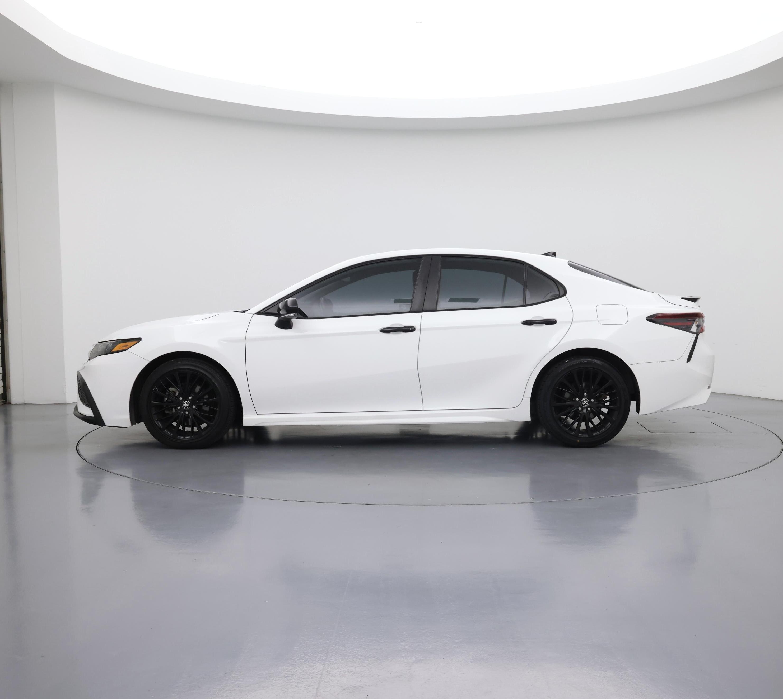 Thumbnail: 2022 Toyota Camry - 3