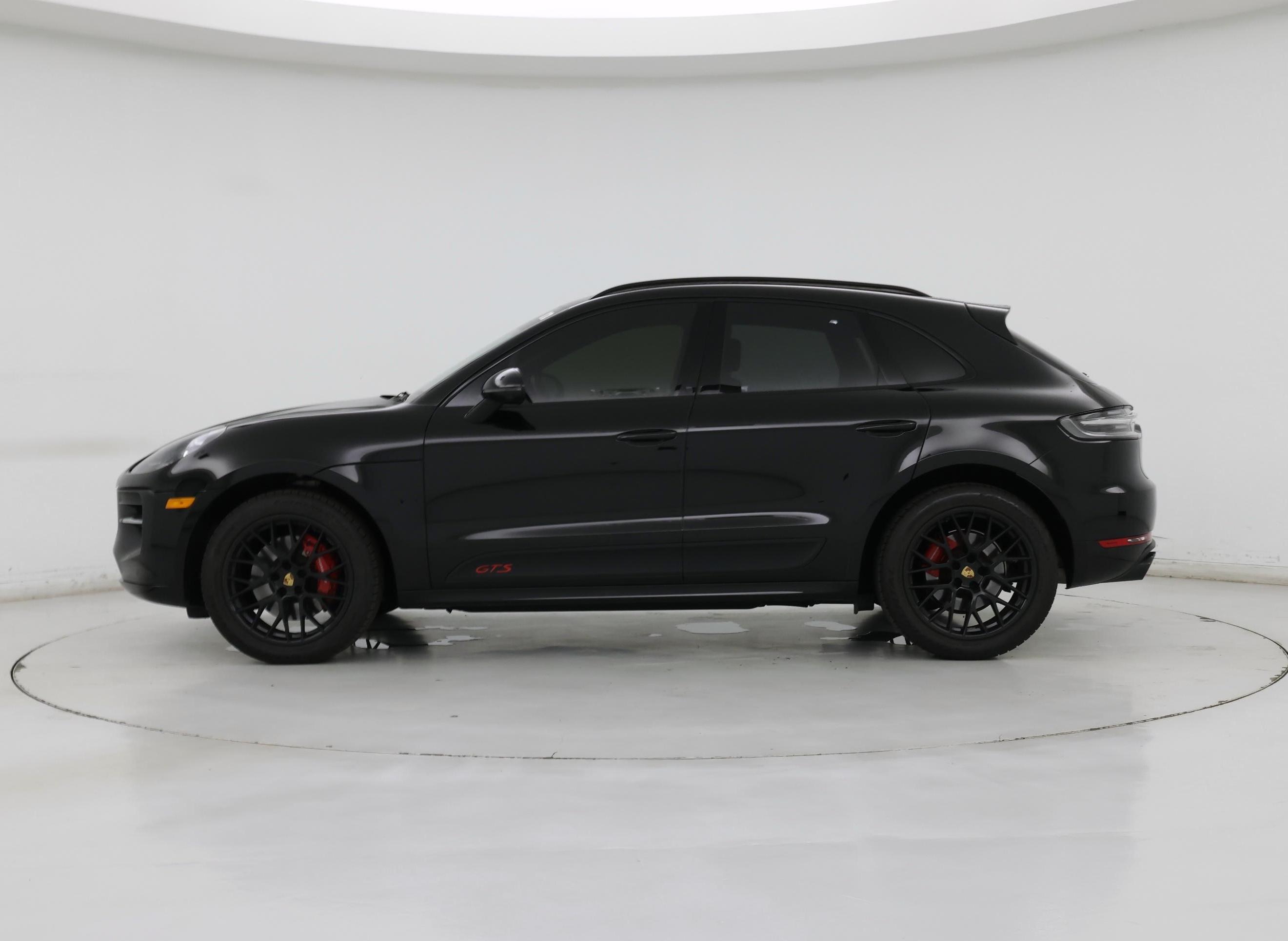 Thumbnail: 2021 Porsche Macan - 3