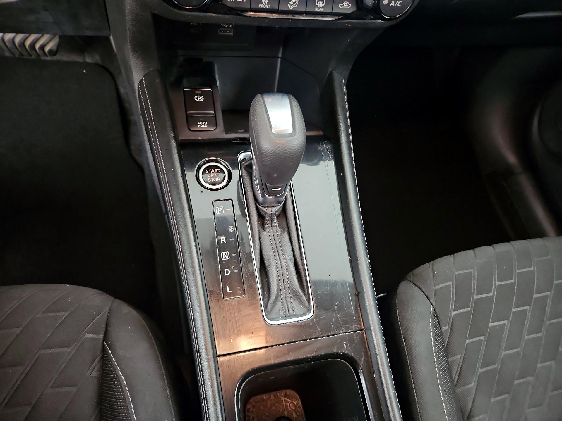 Thumbnail: 2021 Nissan Kicks - 16