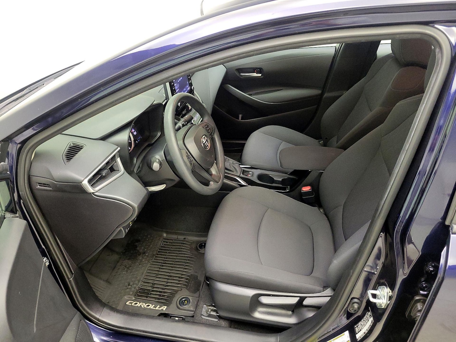 2020 Toyota Corolla LE - Photo 12