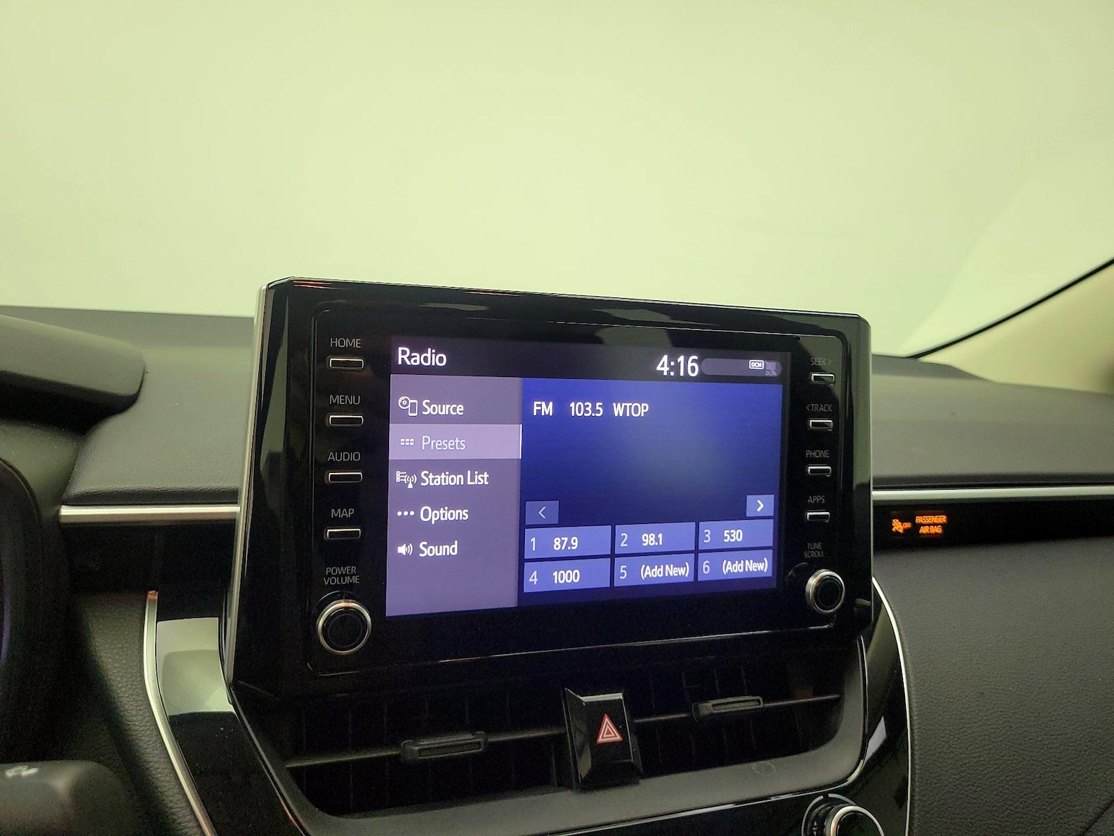 2020 Toyota Corolla LE - Photo 16