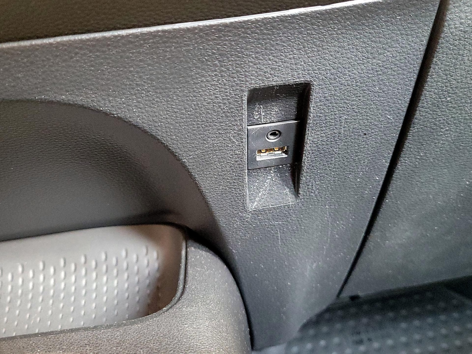 2020 Toyota Corolla LE - Photo 19