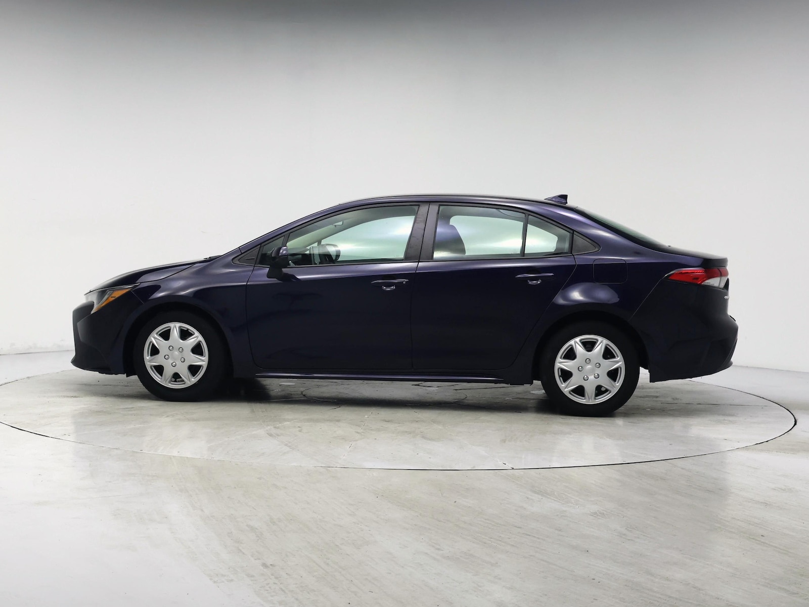 2020 Toyota Corolla LE - Photo 4