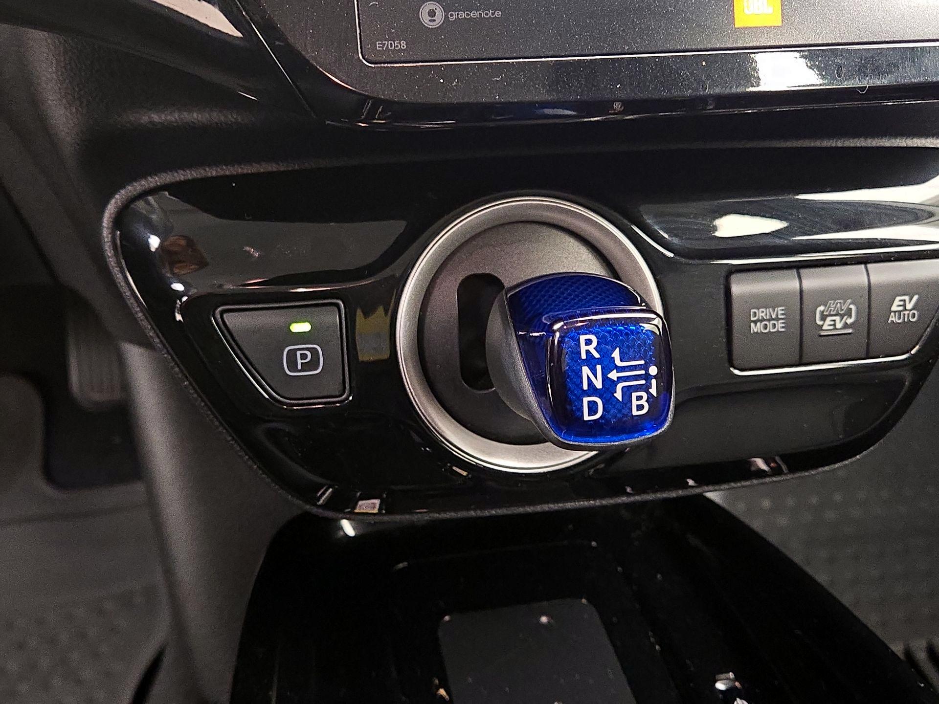 Thumbnail: 2022 Toyota Prius Prime - 18