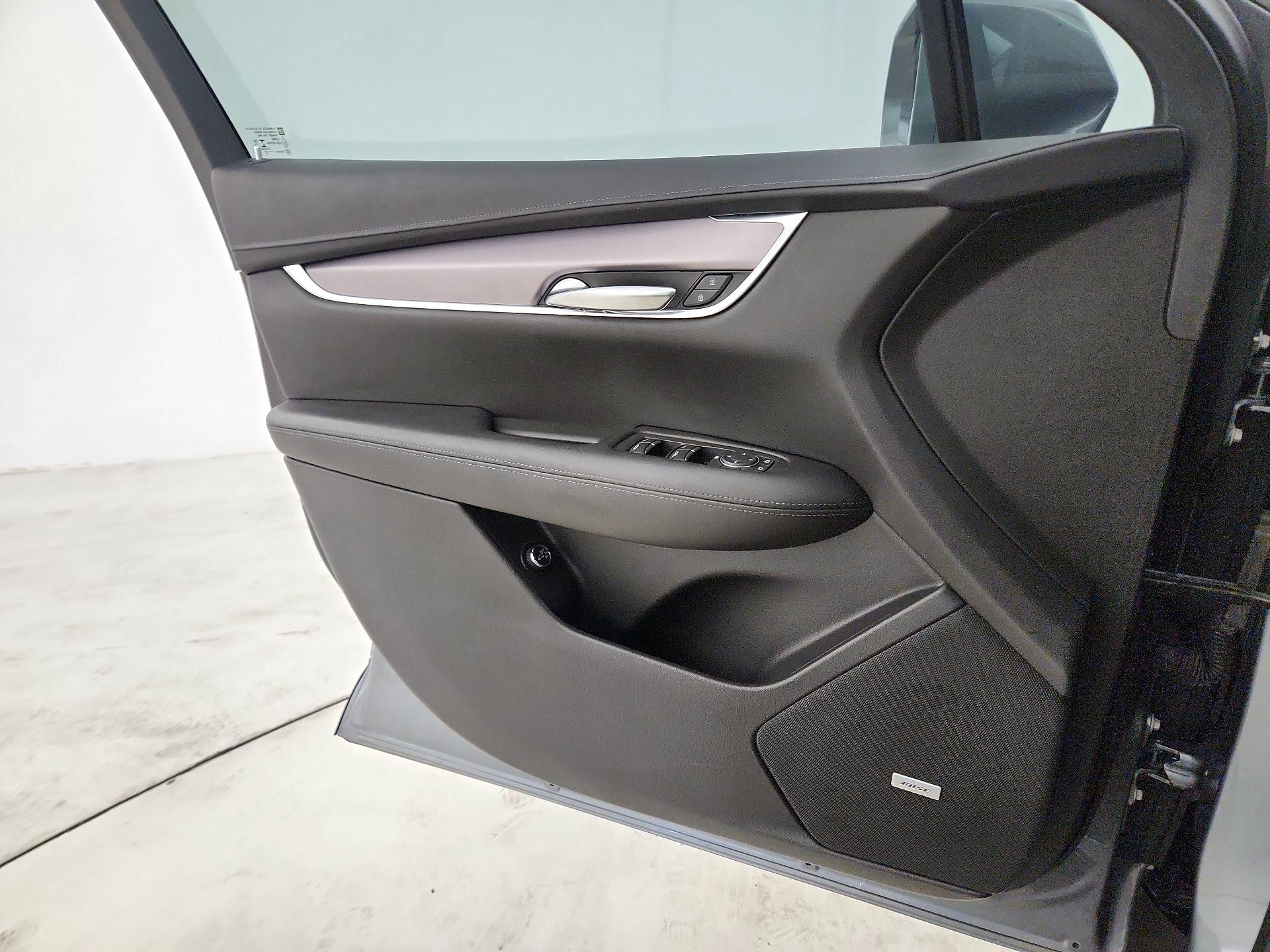 Thumbnail: 2020 Cadillac XT5 - 12