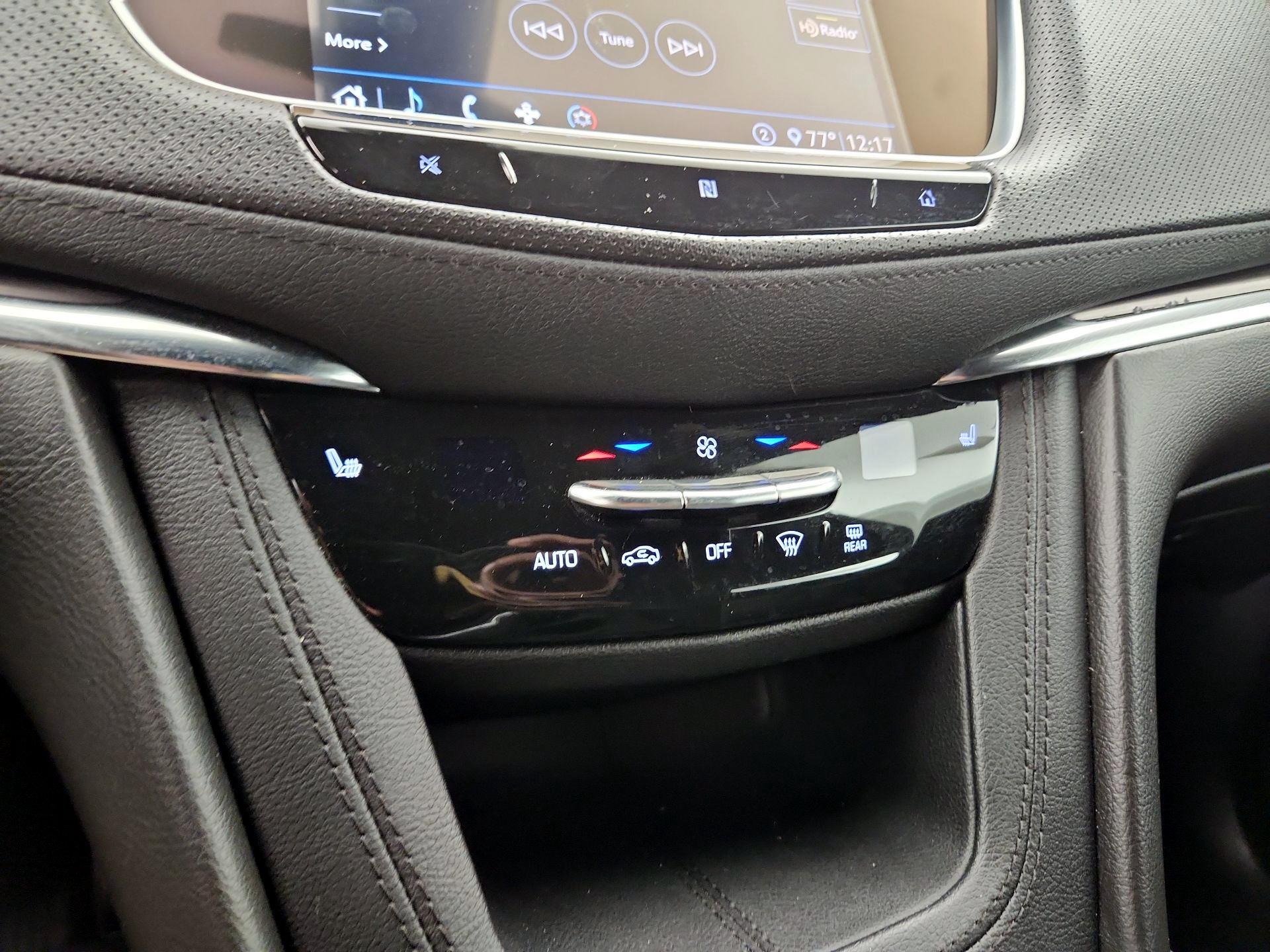Thumbnail: 2020 Cadillac XT5 - 16