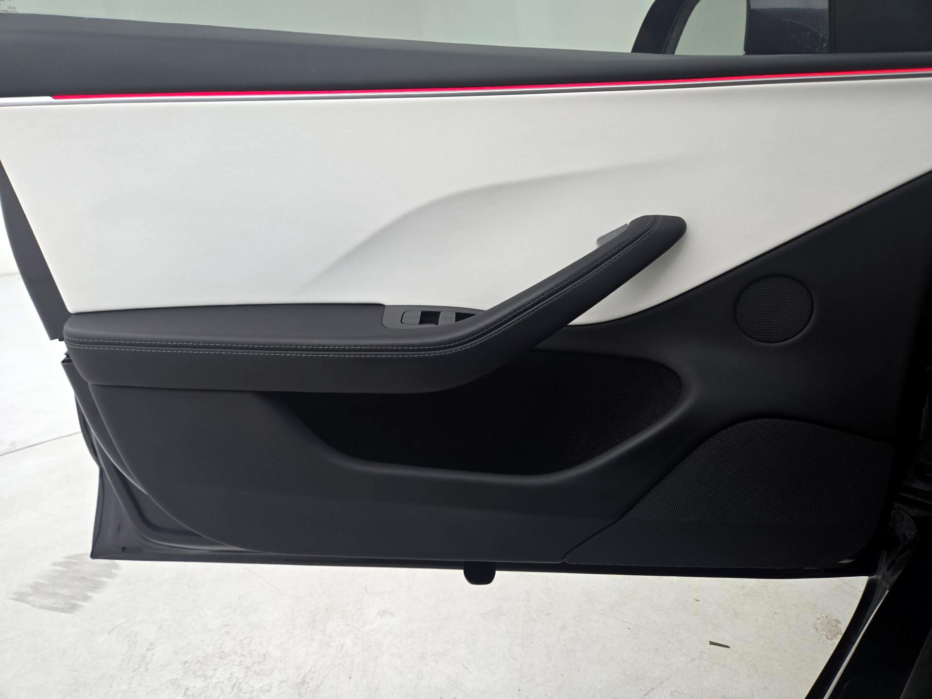 Thumbnail: 2024 Tesla Model 3 - 12