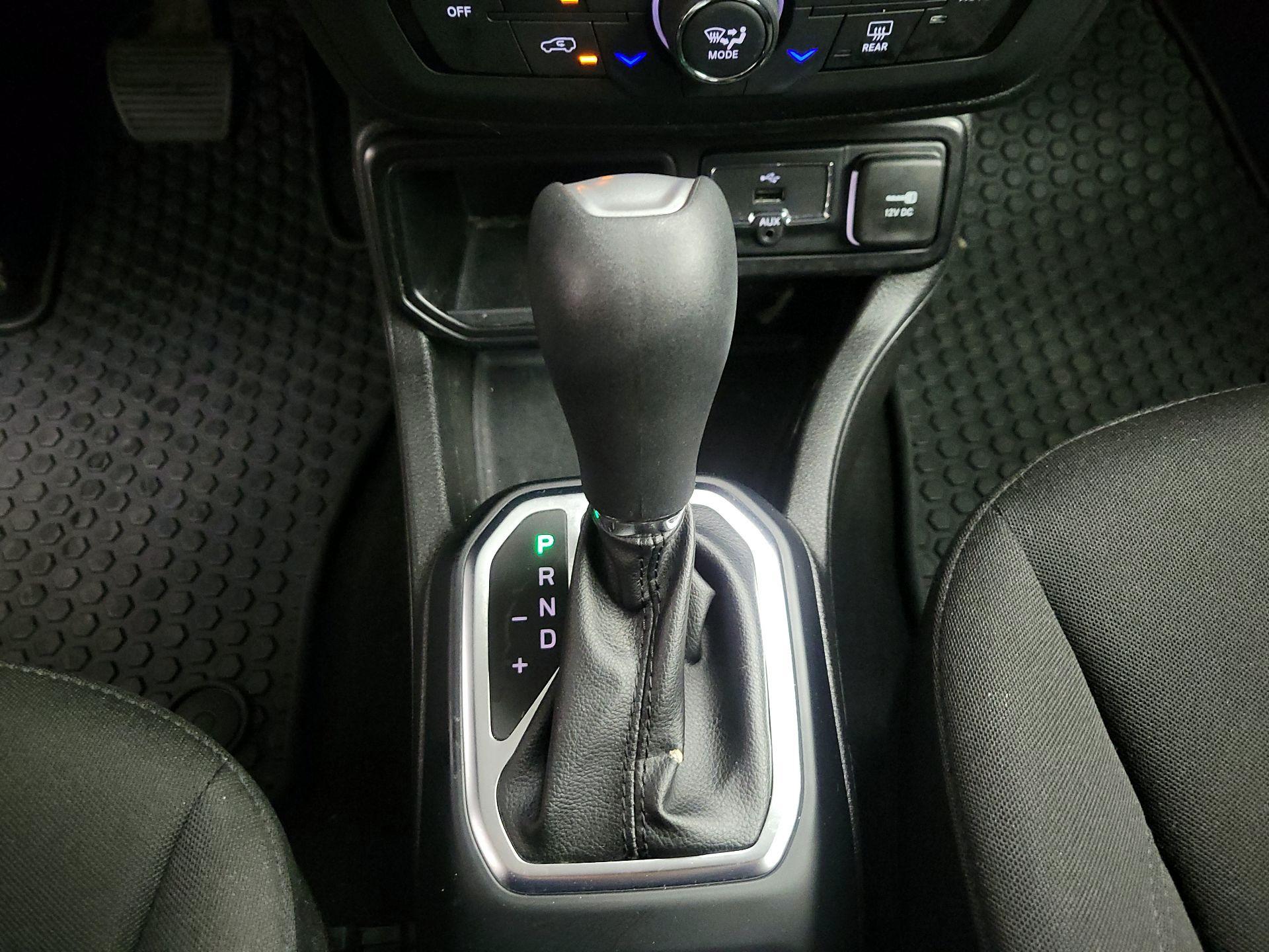 Thumbnail: 2018 Jeep Renegade - 16