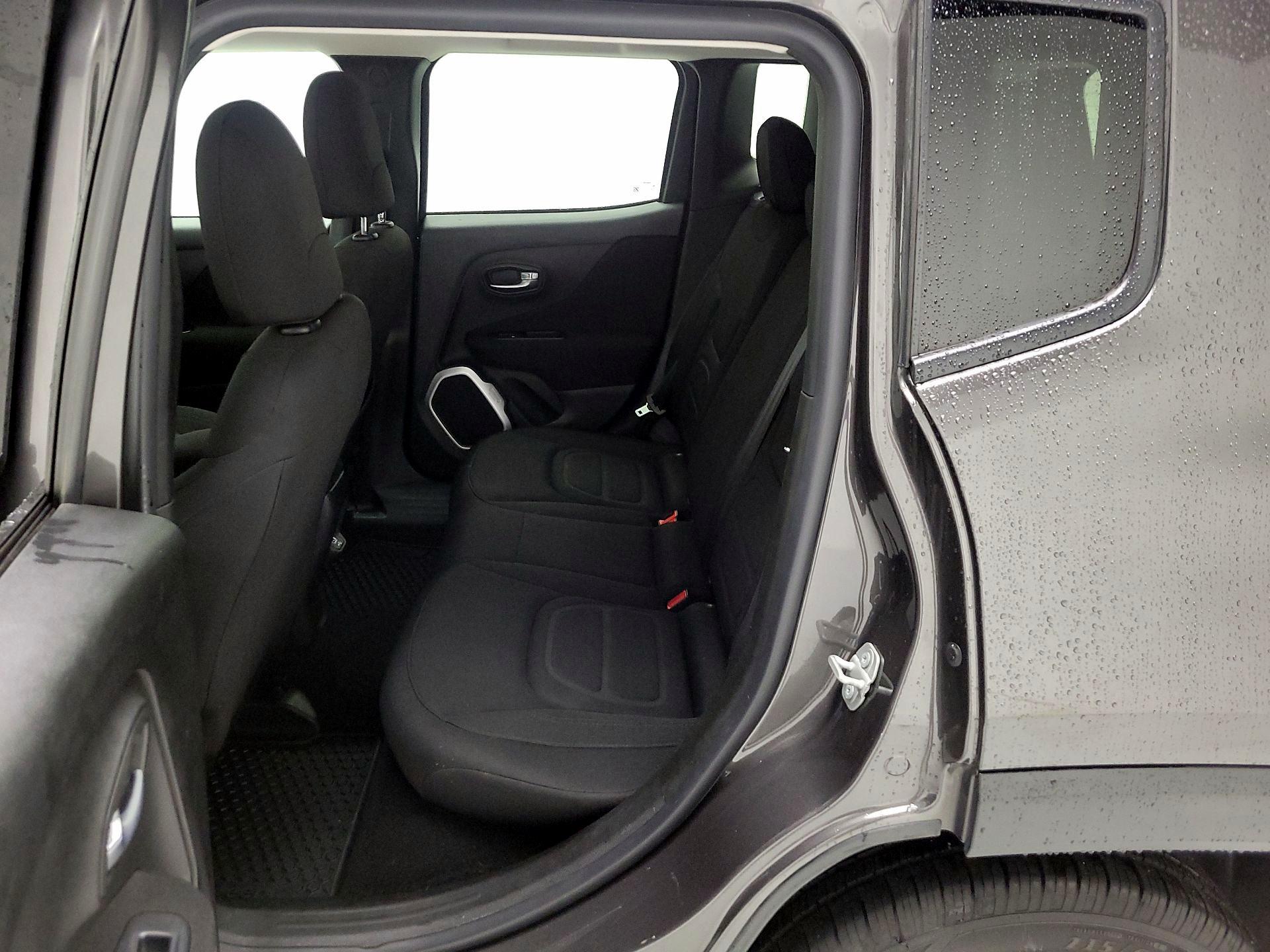 Thumbnail: 2018 Jeep Renegade - 17