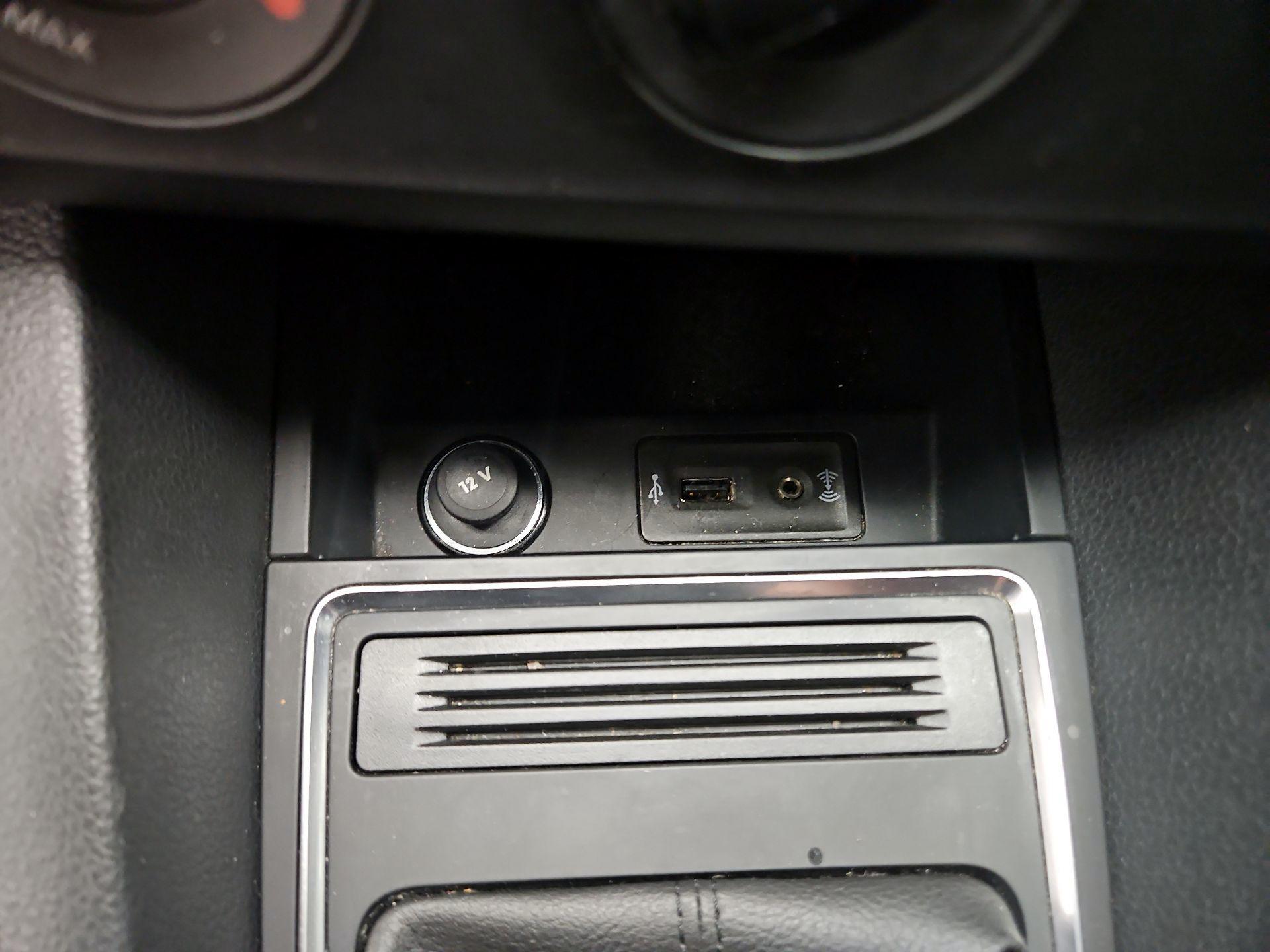 Thumbnail: 2016 Volkswagen Jetta - 18