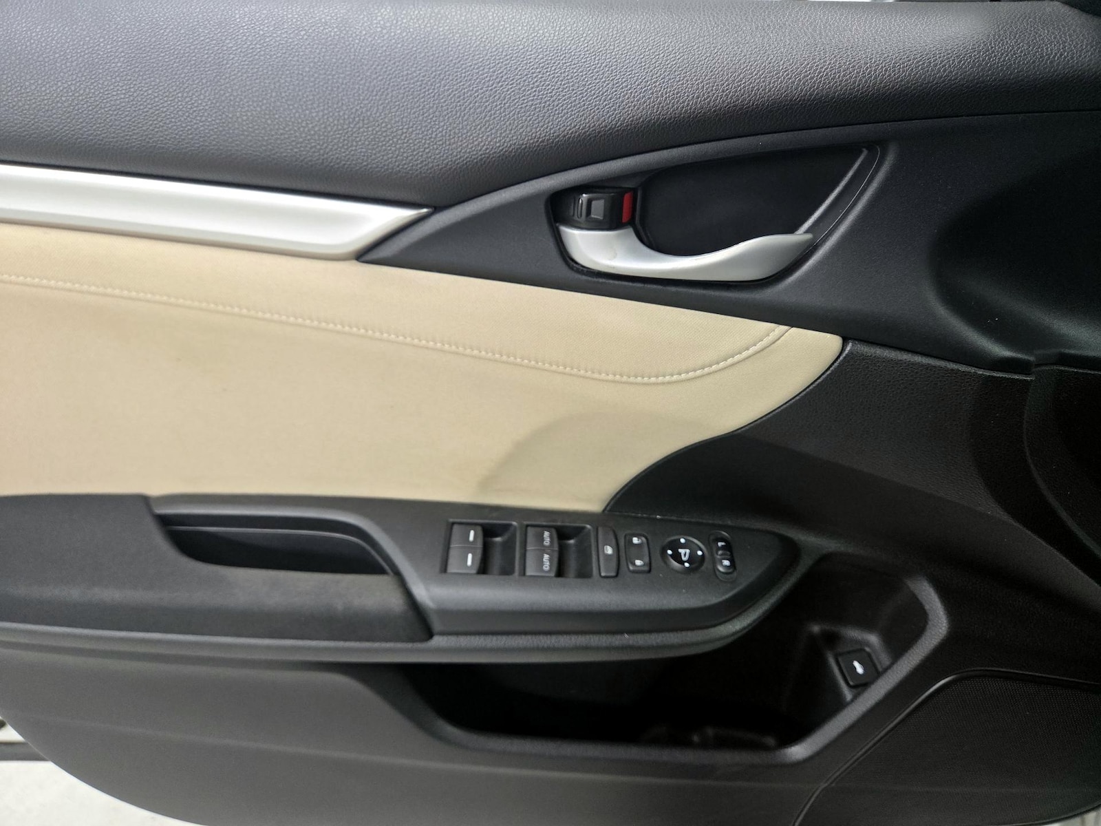 2018 Honda Civic EX - Photo 13