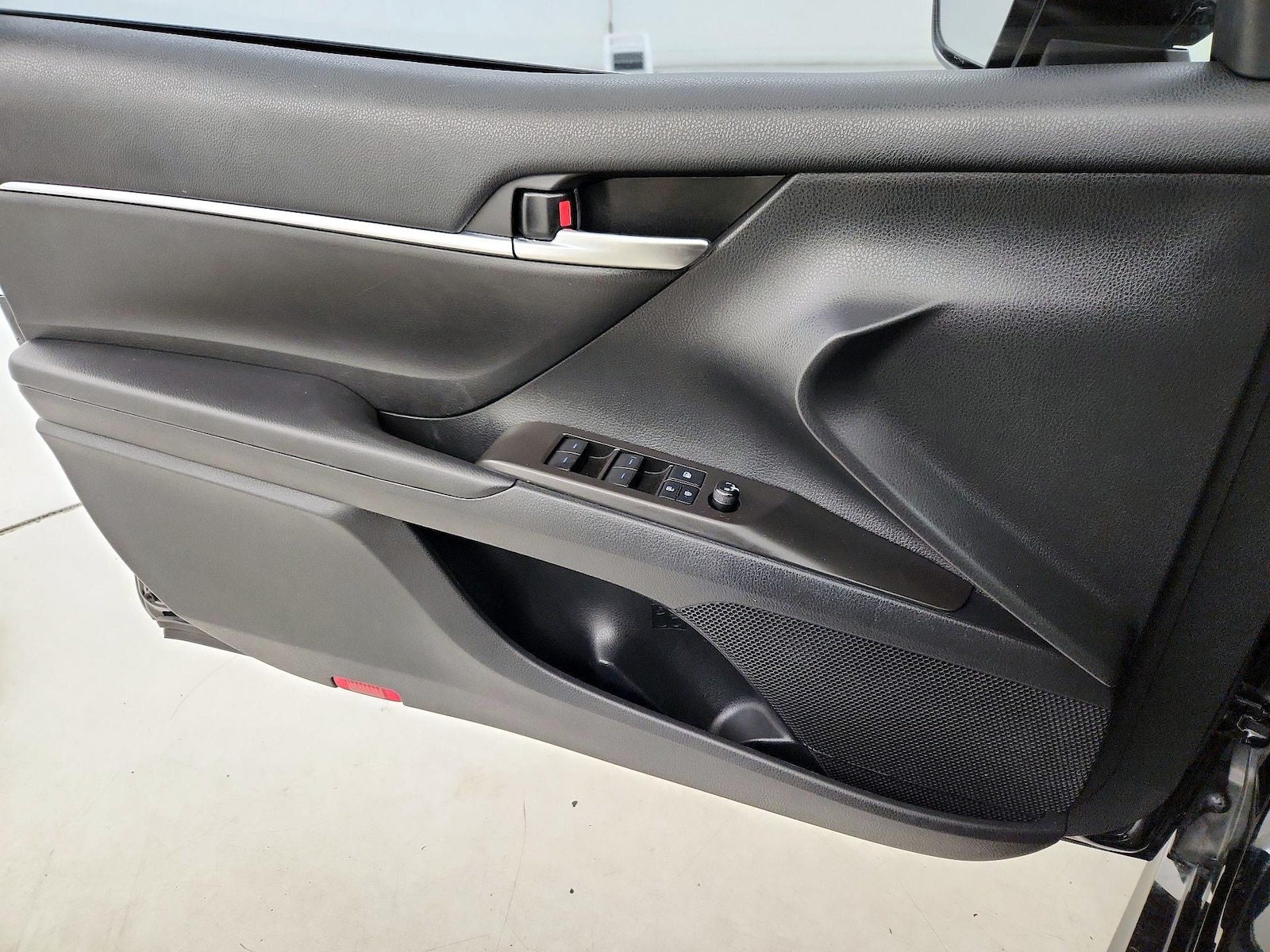2021 Toyota Camry SE - Photo 13