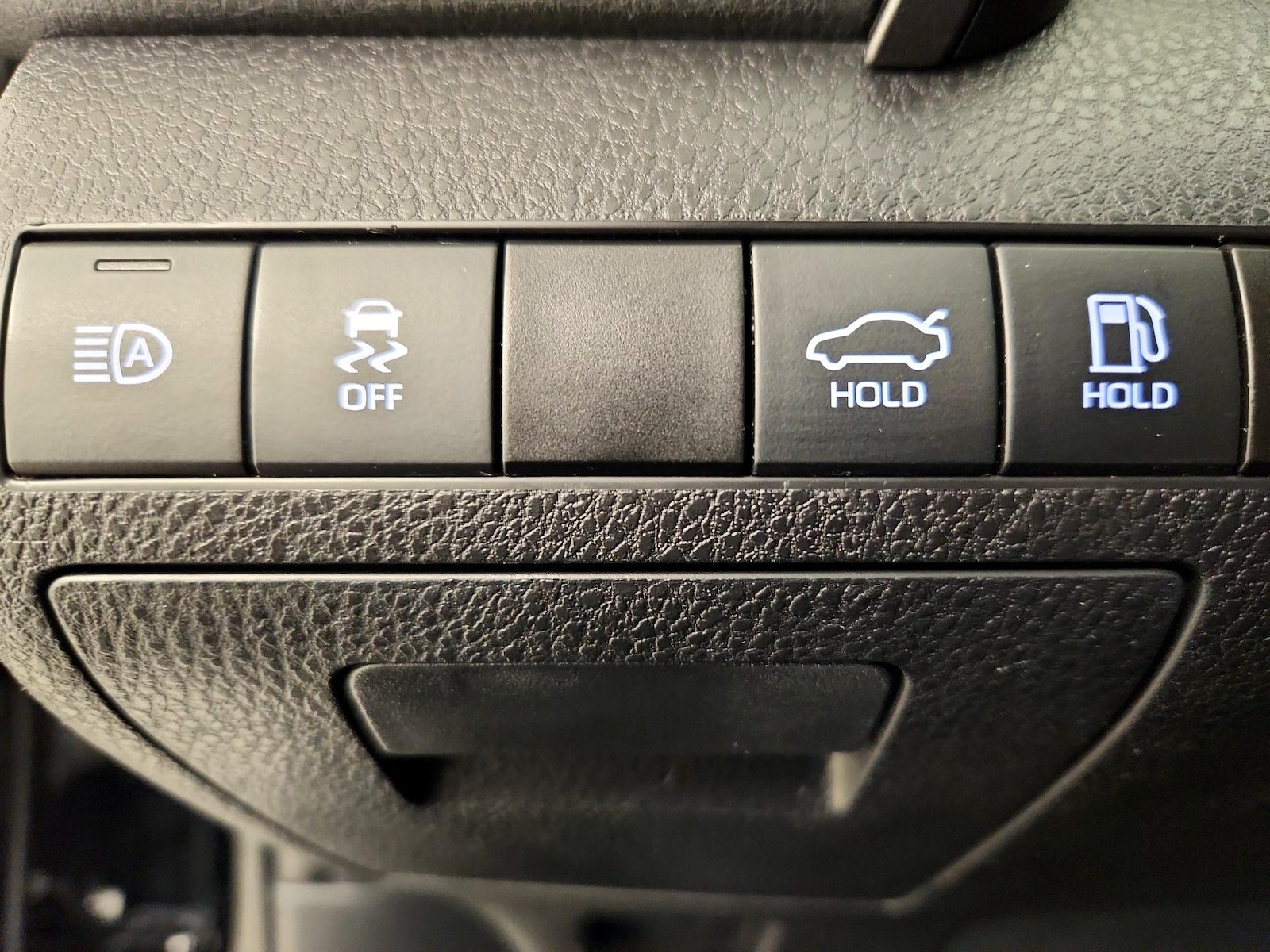2021 Toyota Camry SE - Photo 14