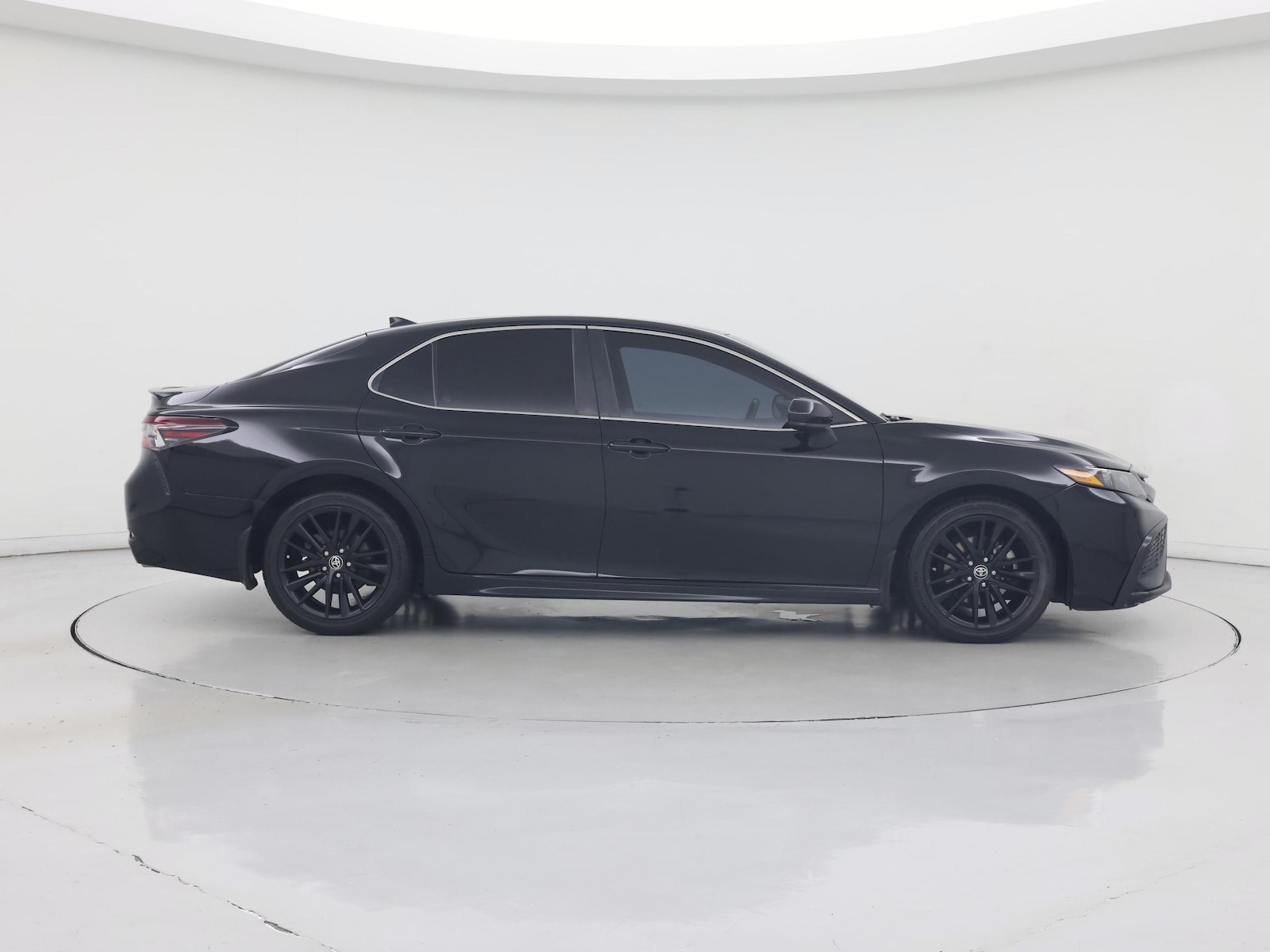 2021 Toyota Camry SE - Photo 8