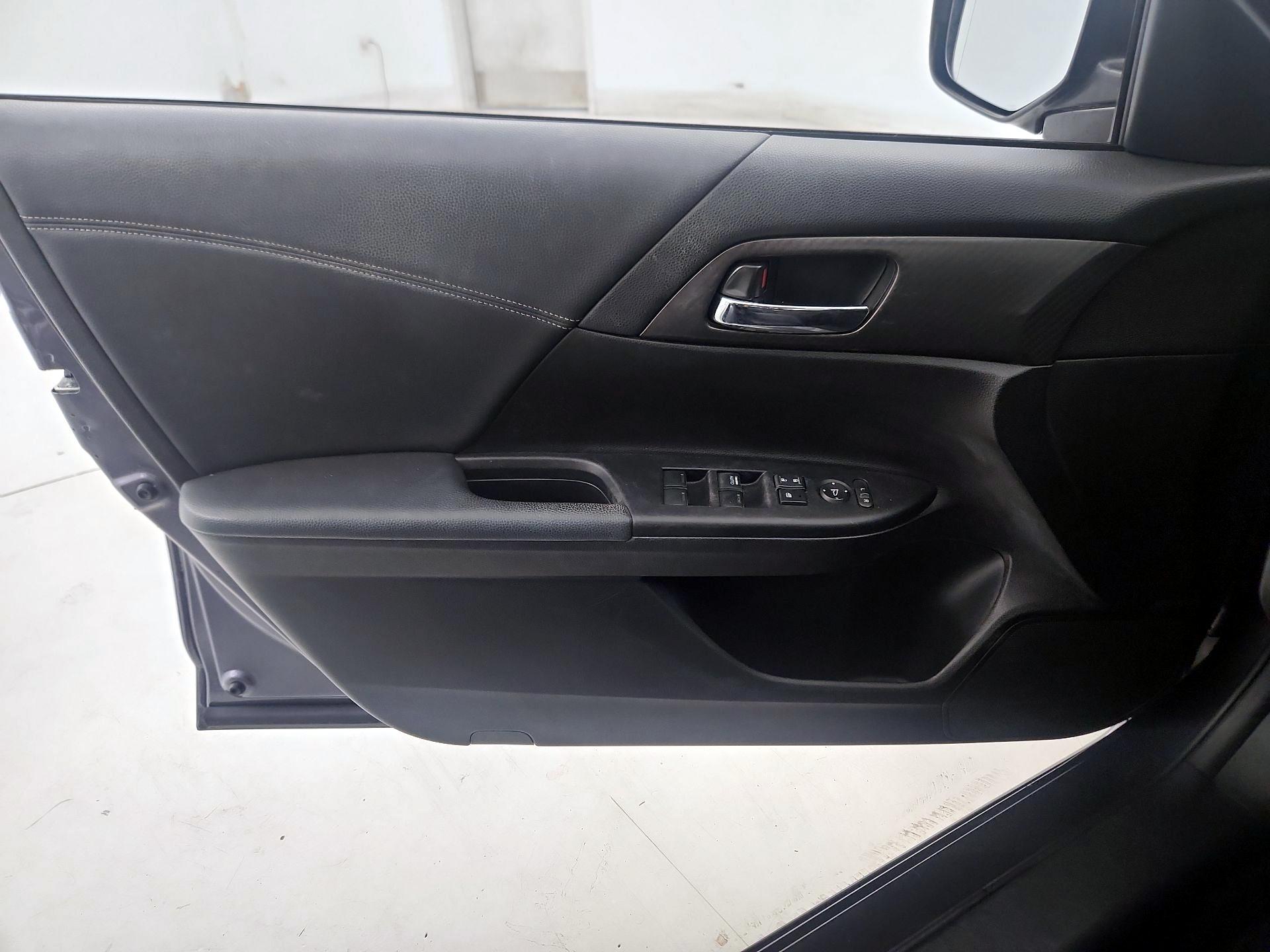 Thumbnail: 2016 Honda Accord - 12