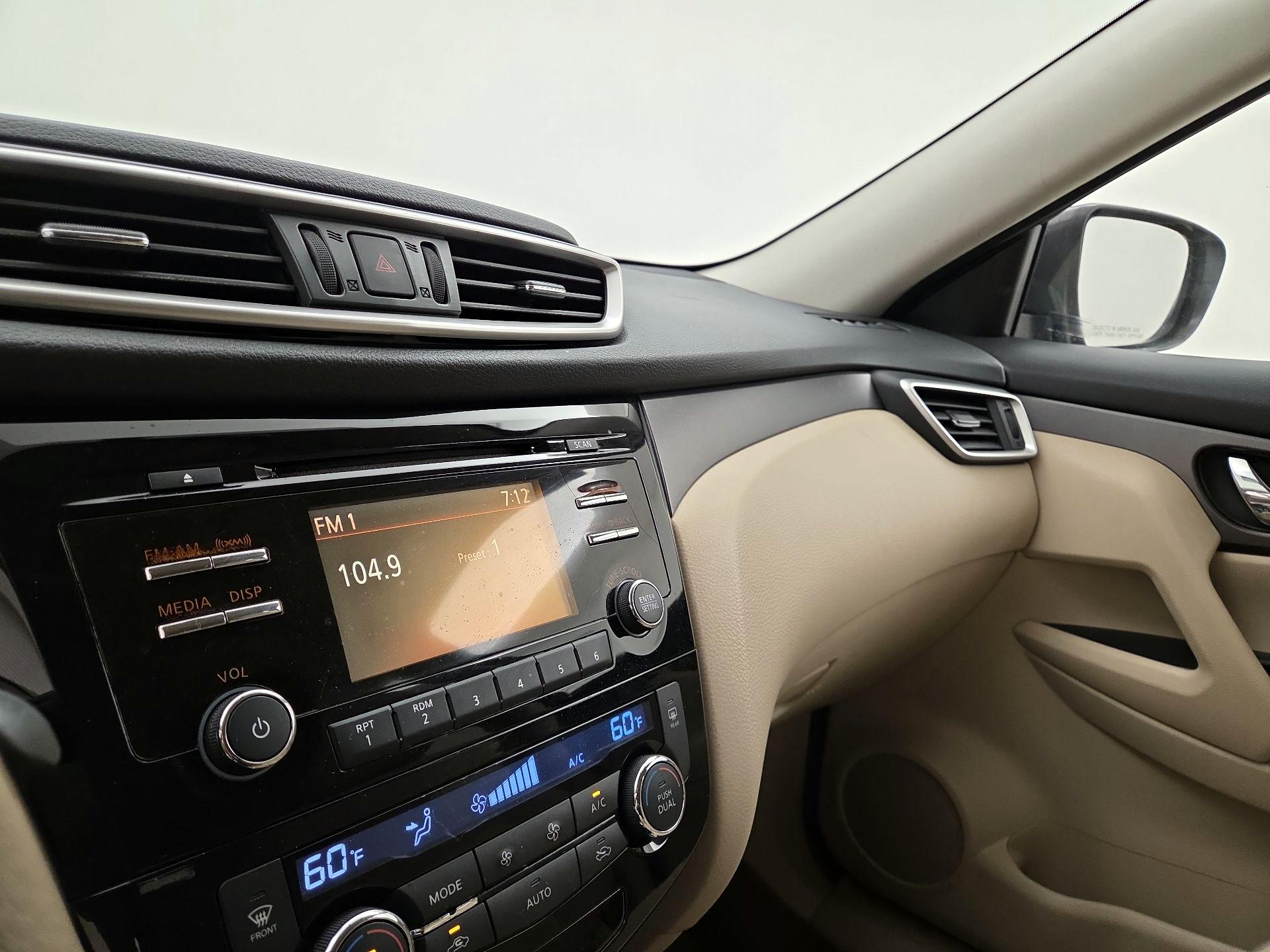 Thumbnail: 2014 Nissan Rogue - 14