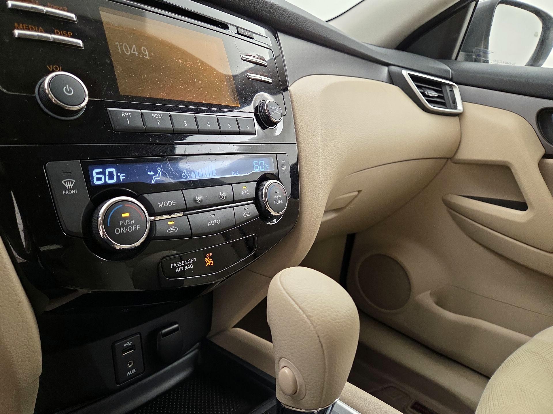 Thumbnail: 2014 Nissan Rogue - 15