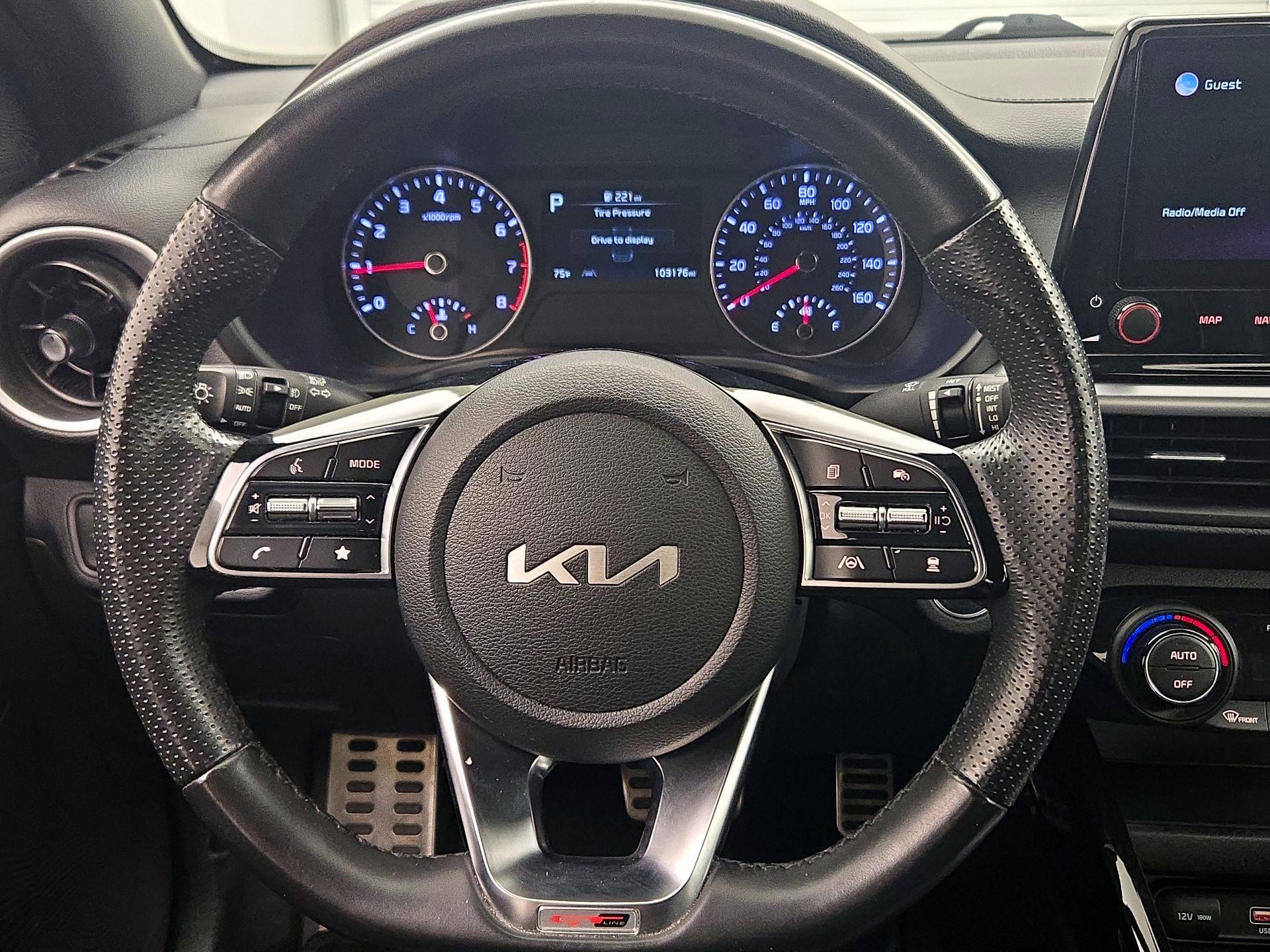 Thumbnail: 2022 Kia Forte - 10