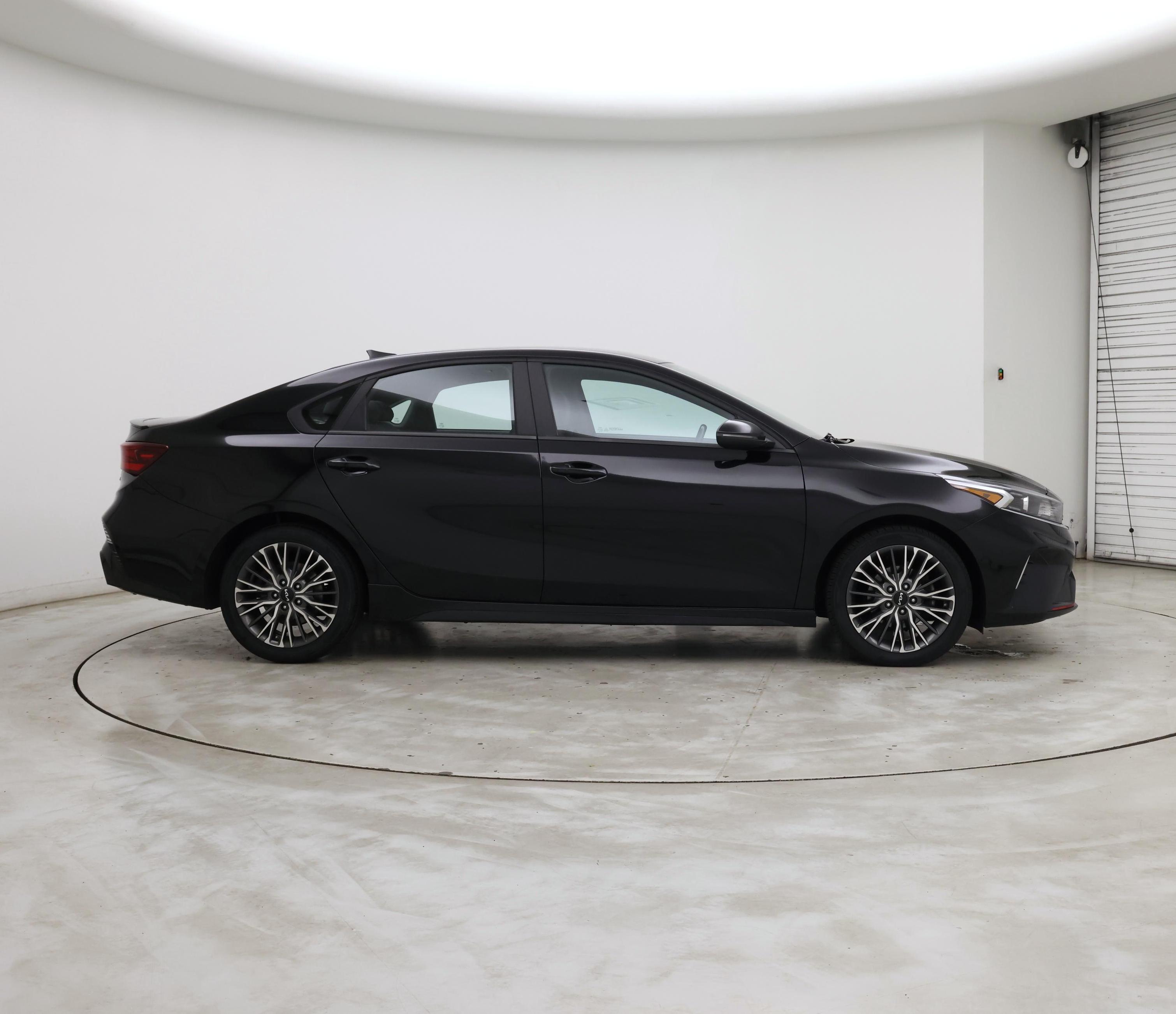 Thumbnail: 2022 Kia Forte - 7