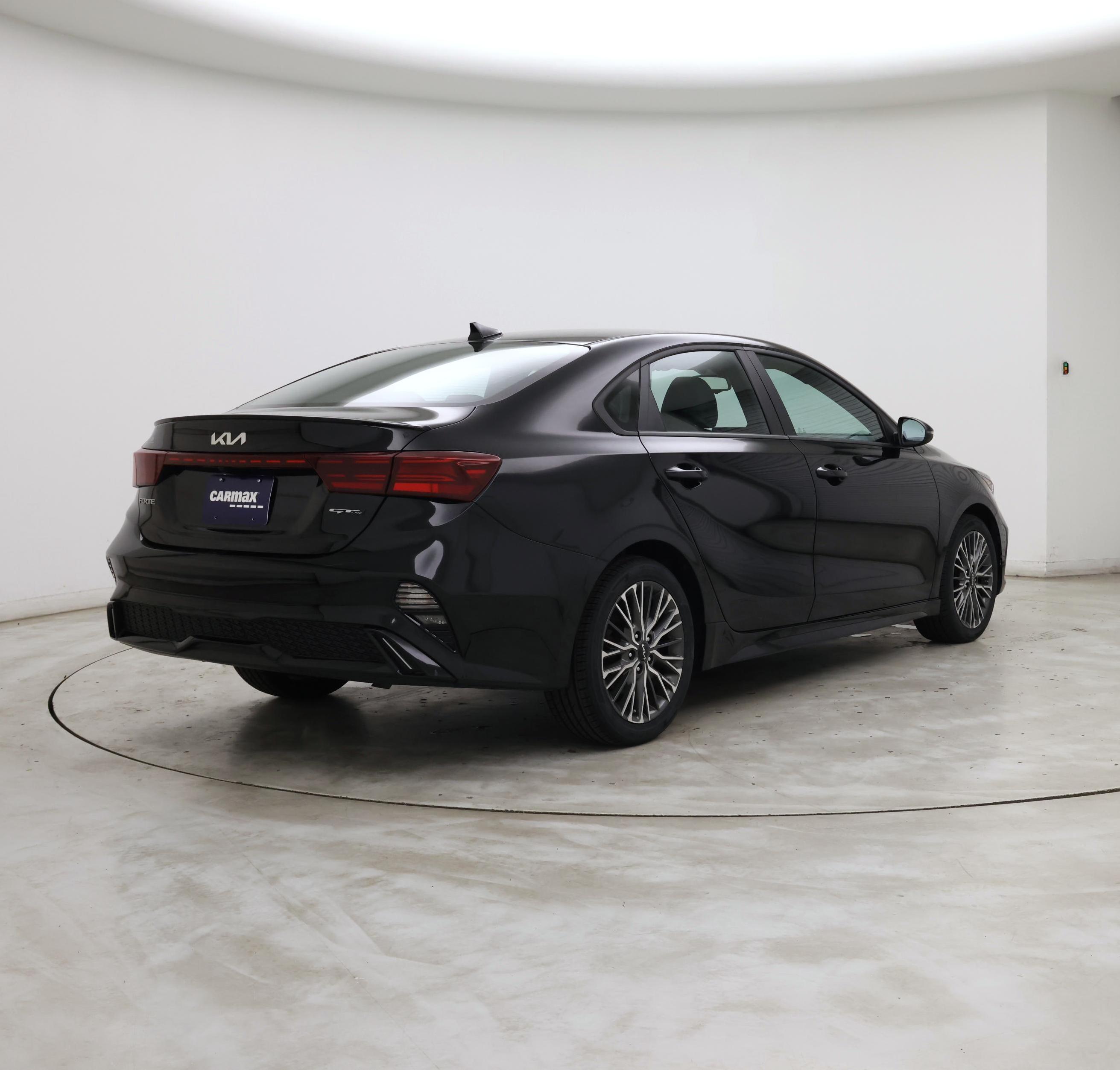 Thumbnail: 2022 Kia Forte - 8