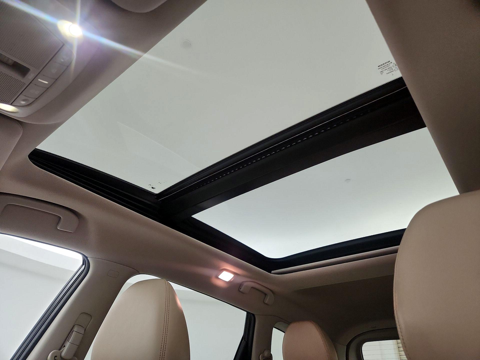 Thumbnail: 2015 Nissan Rogue - 19