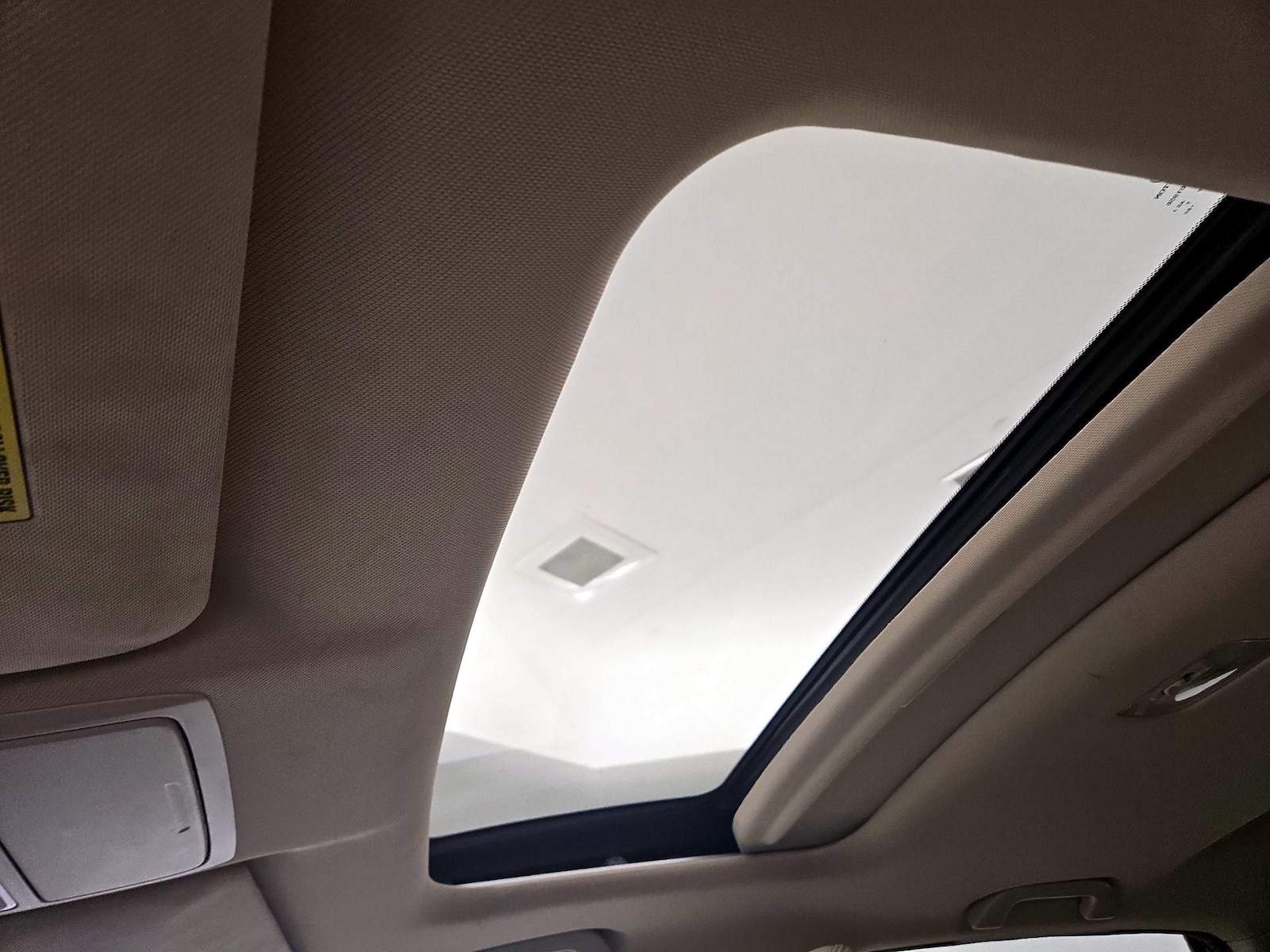 Sunroof(s) & Overhead Airbags