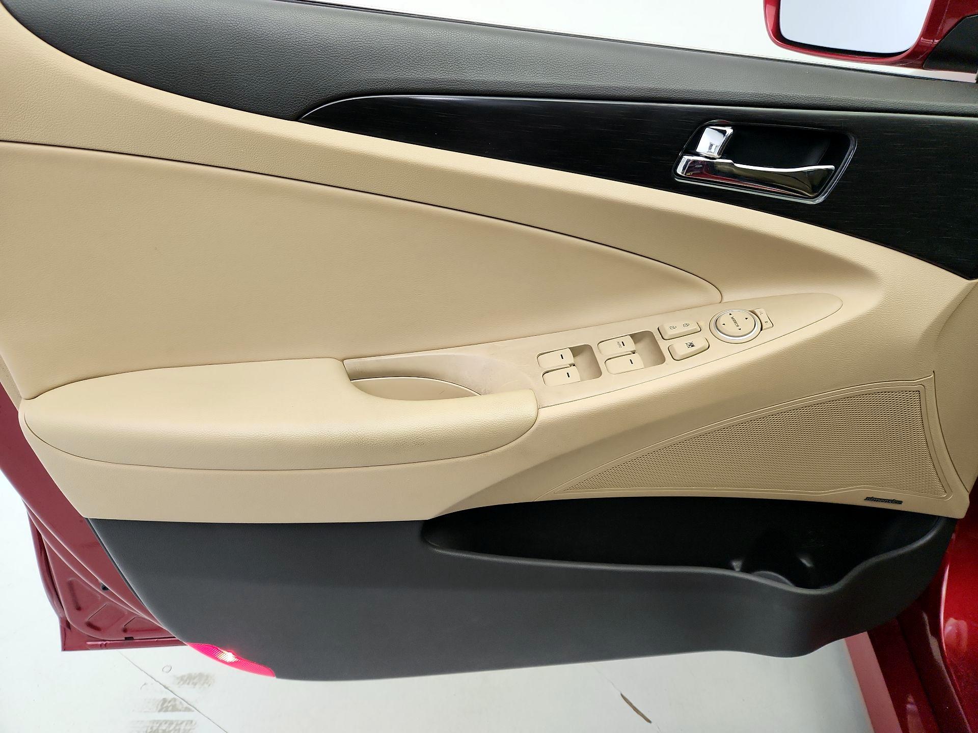 Thumbnail: 2014 Hyundai Sonata - 12