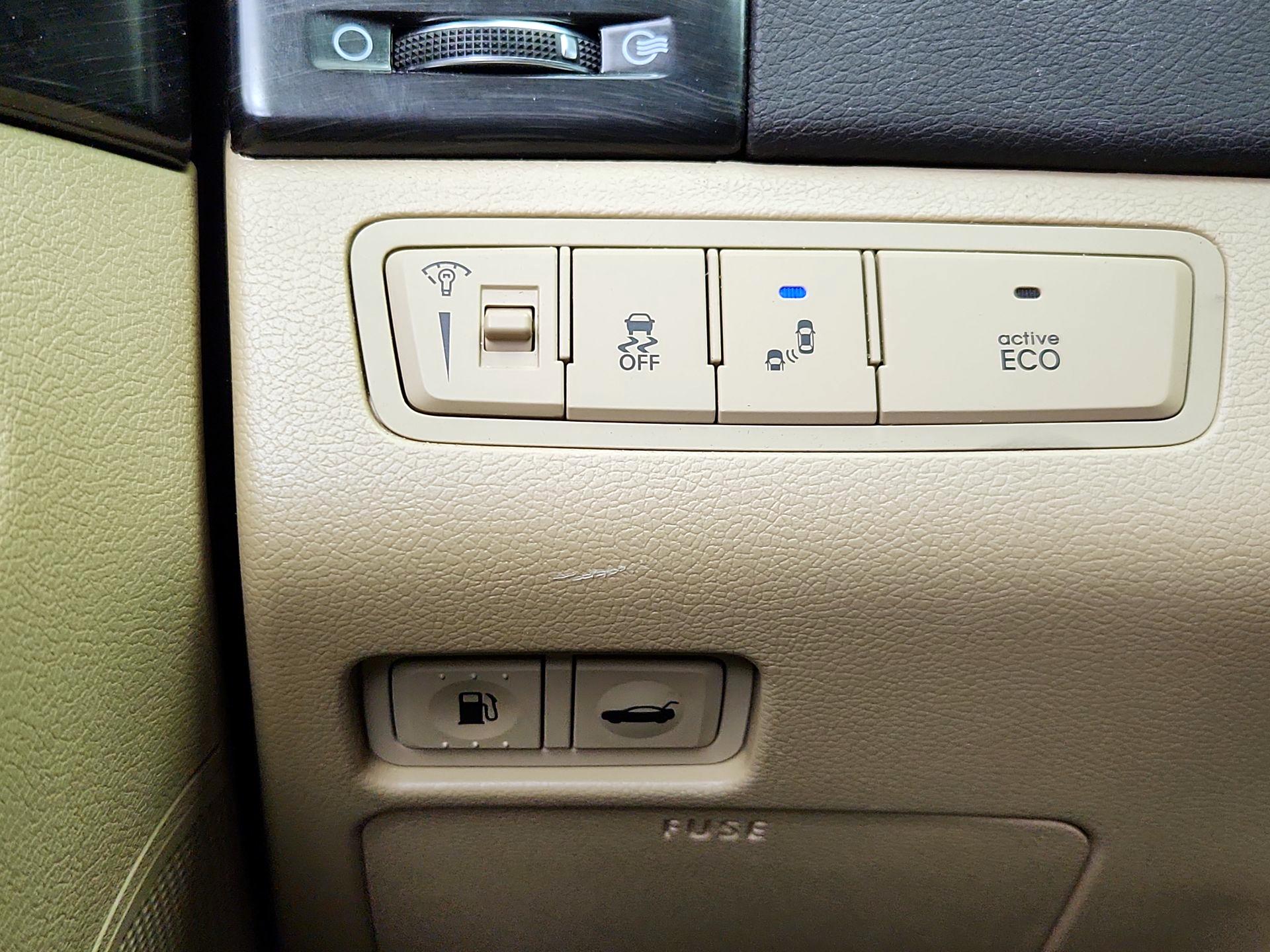 Thumbnail: 2014 Hyundai Sonata - 13