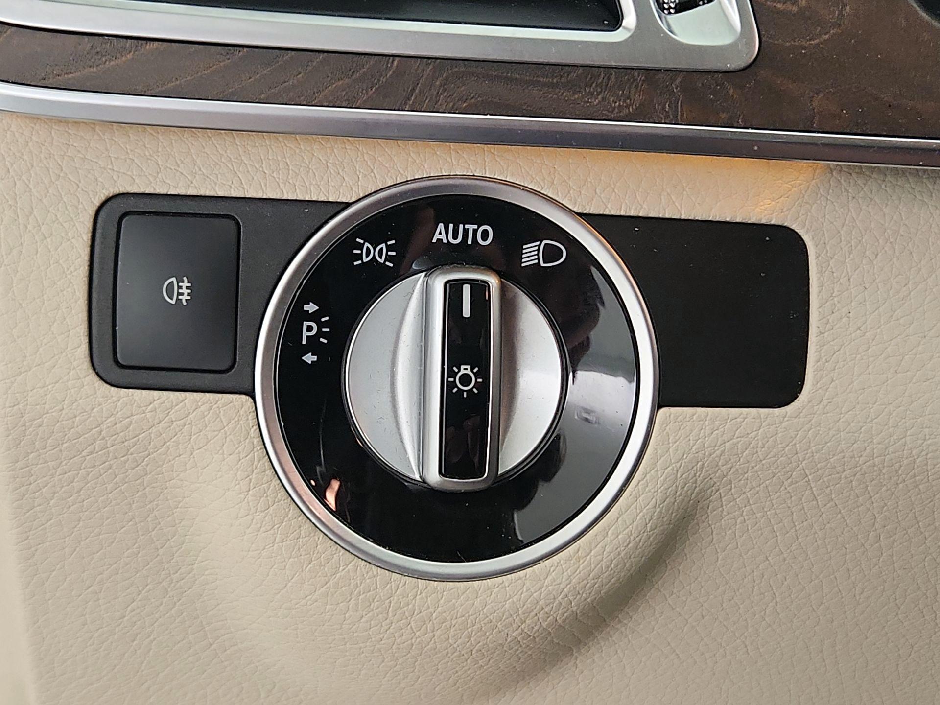Thumbnail: 2015 Mercedes-Benz E-Class - 11