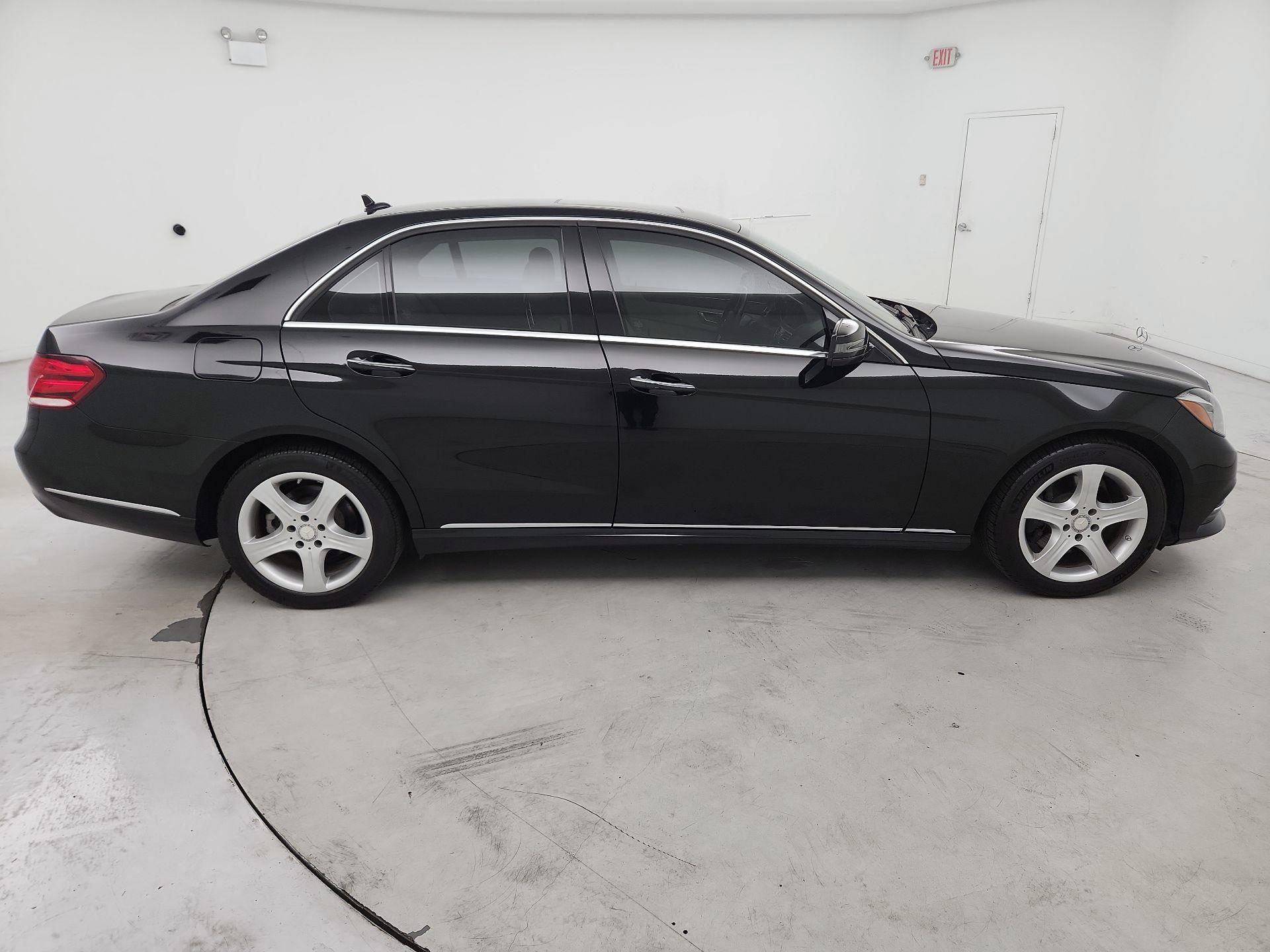 Thumbnail: 2015 Mercedes-Benz E-Class - 4