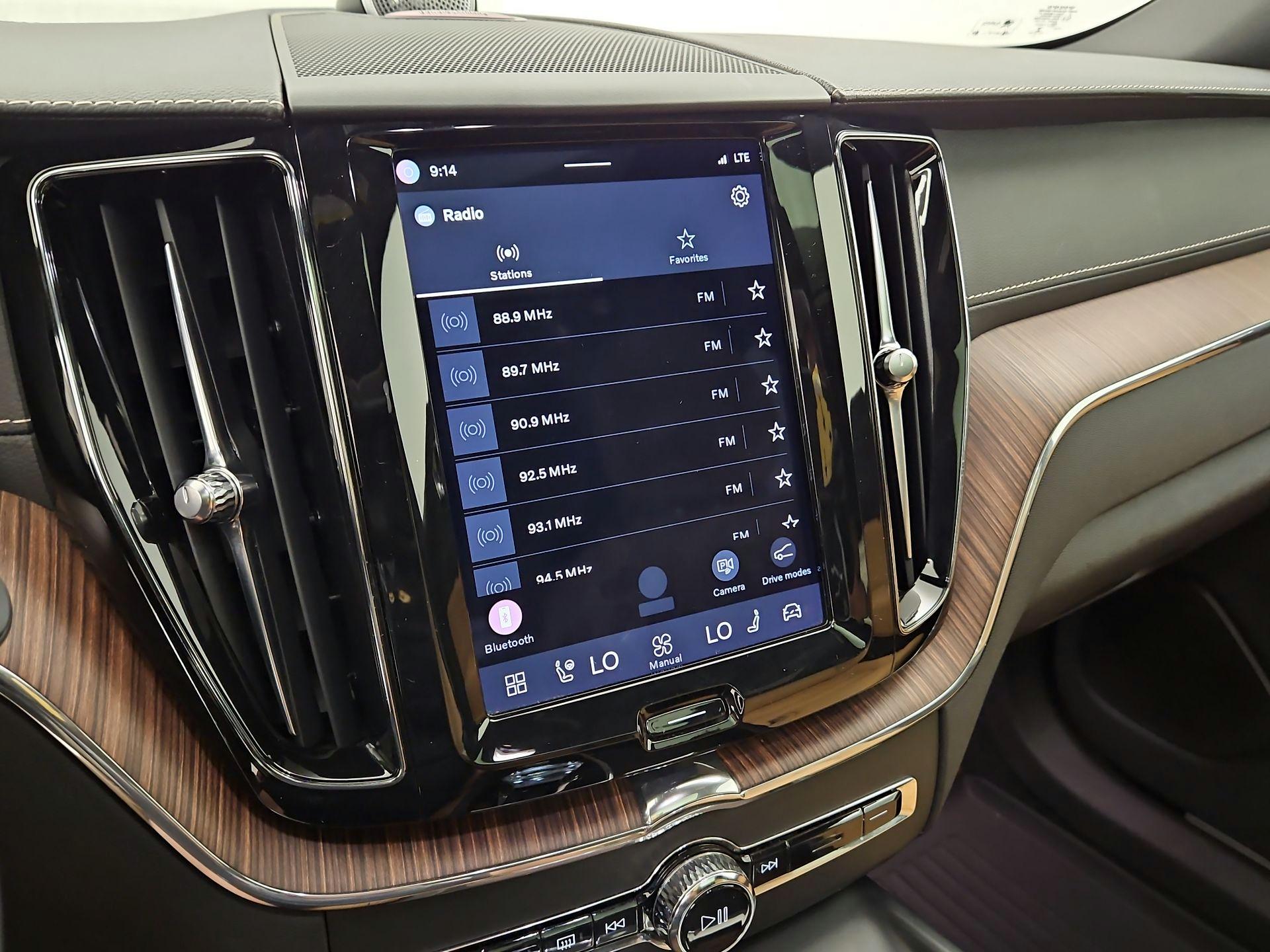 Thumbnail: 2022 Volvo XC60 - 15