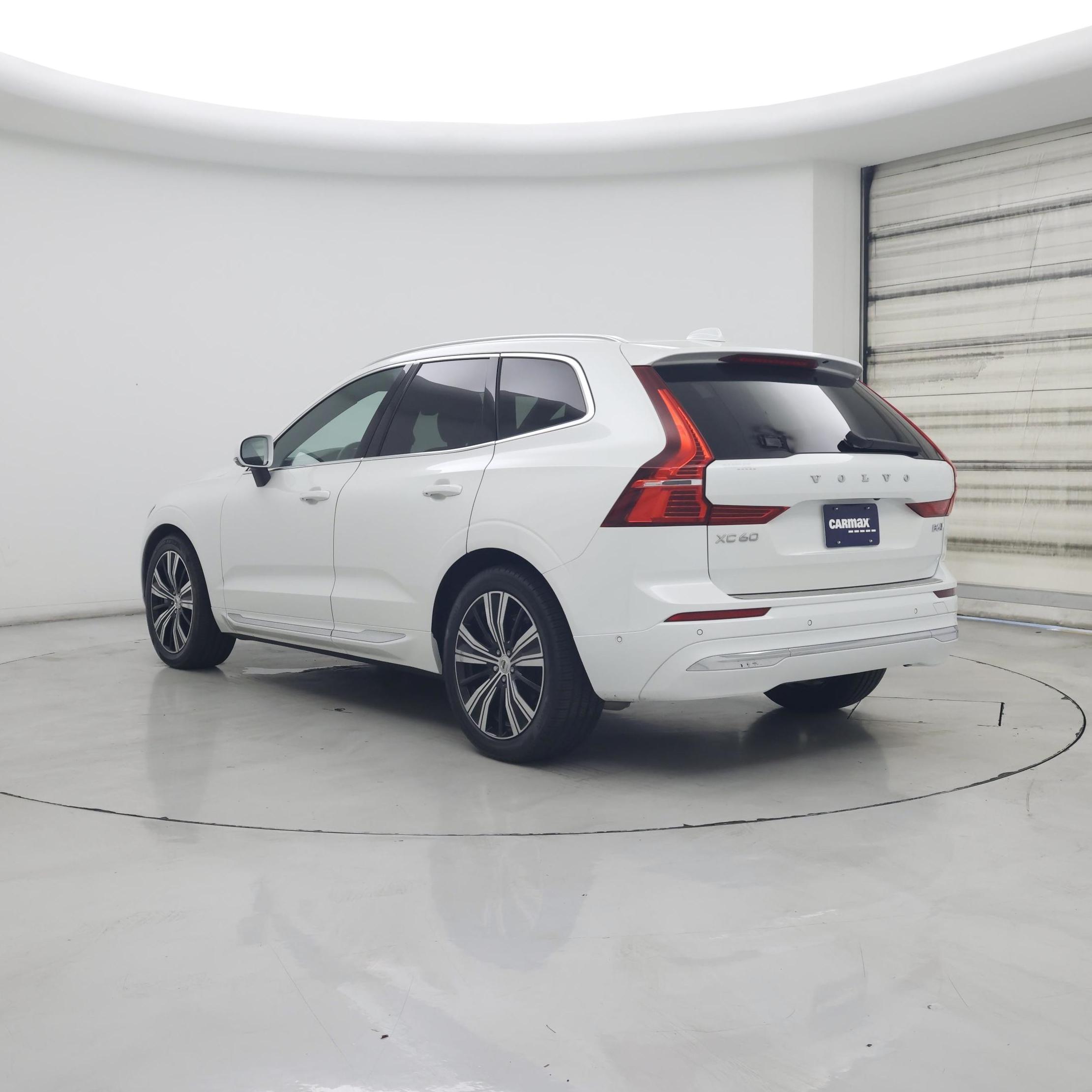 Thumbnail: 2022 Volvo XC60 - 2