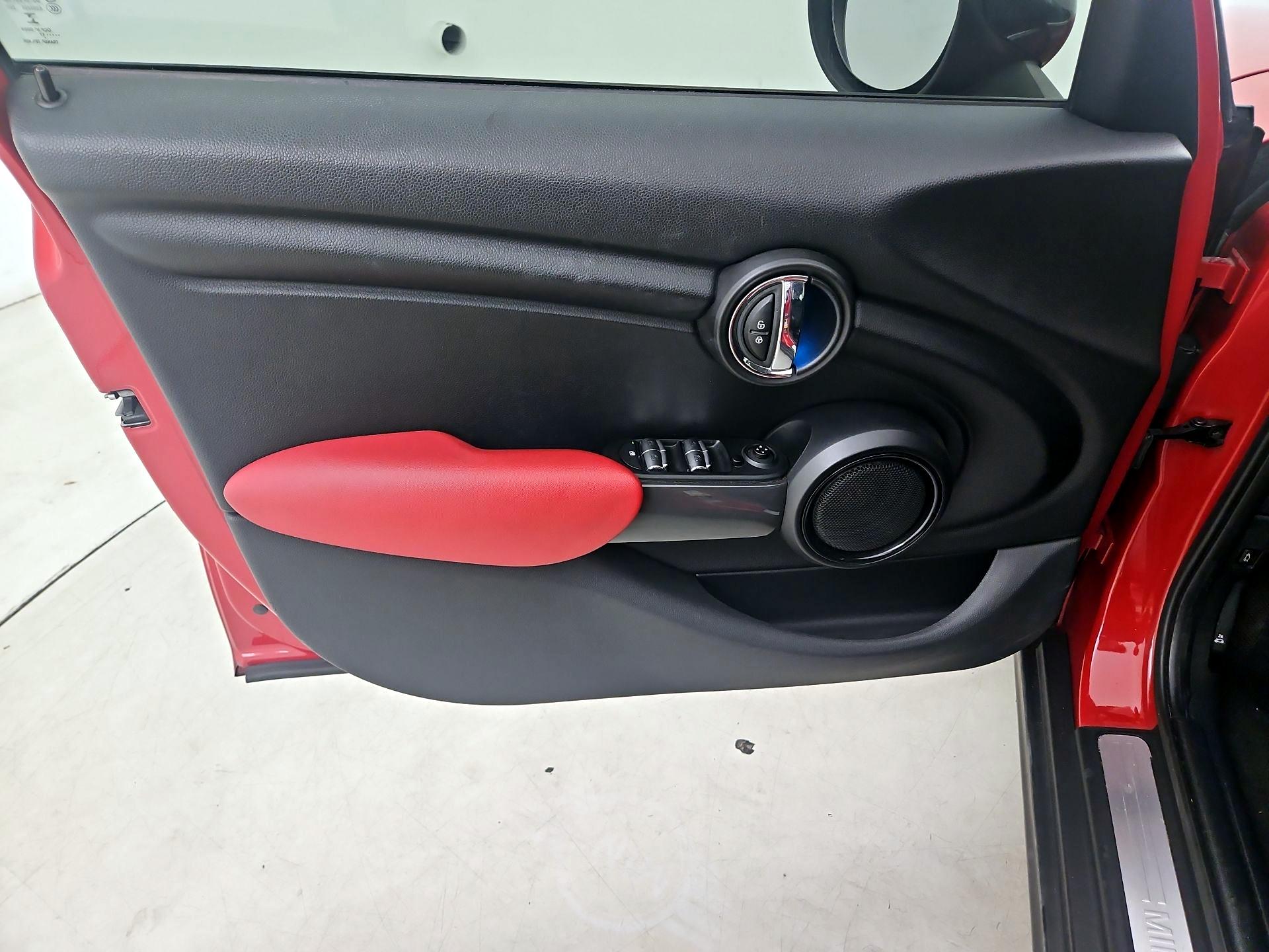 Thumbnail: 2017 MINI Cooper Hardtop - 12