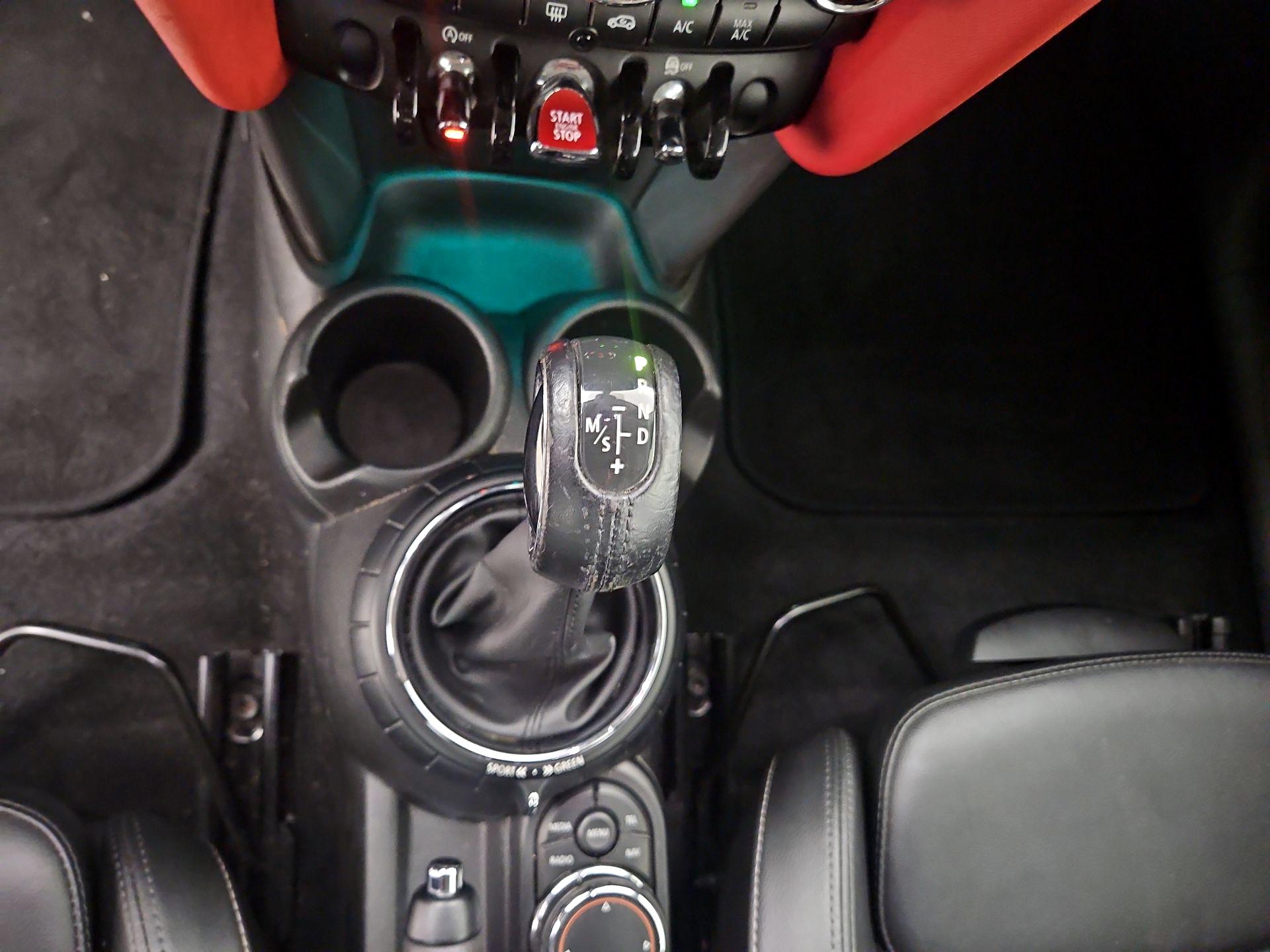 Thumbnail: 2017 MINI Cooper Hardtop - 16