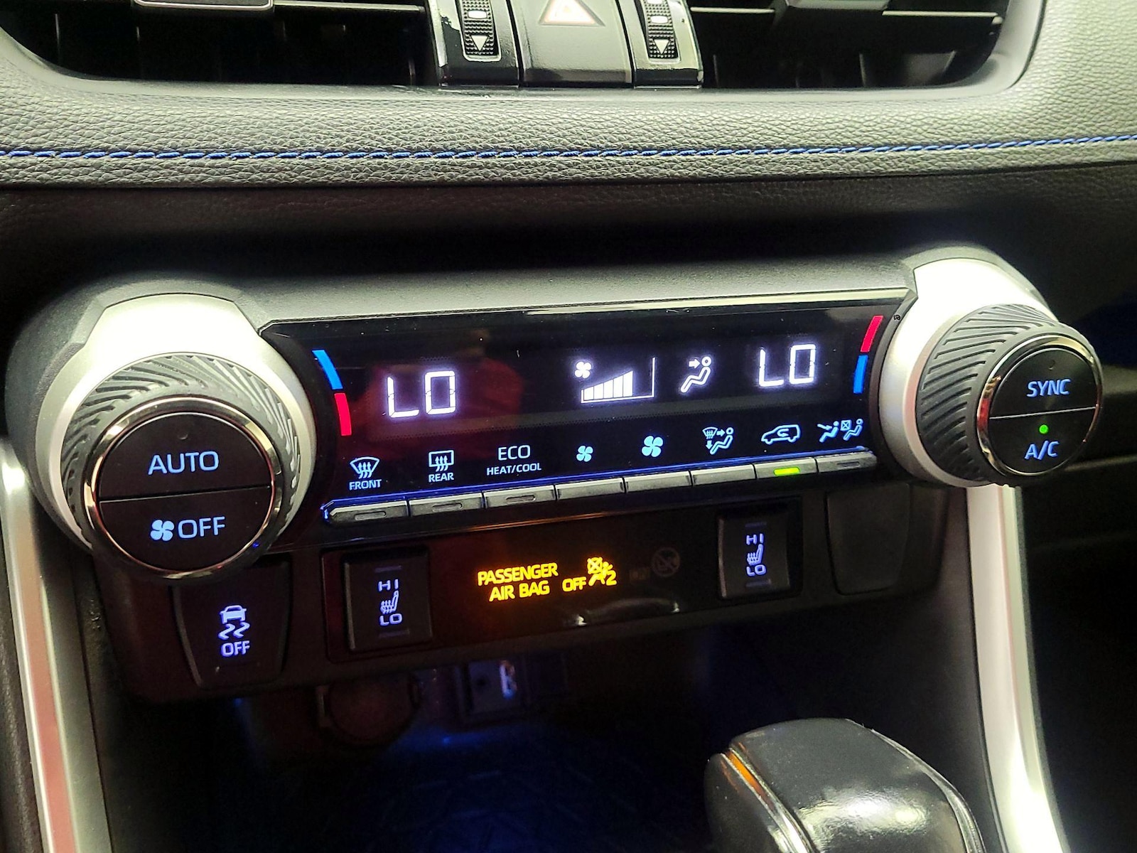 2019 Toyota RAV4 XSE - Photo 18