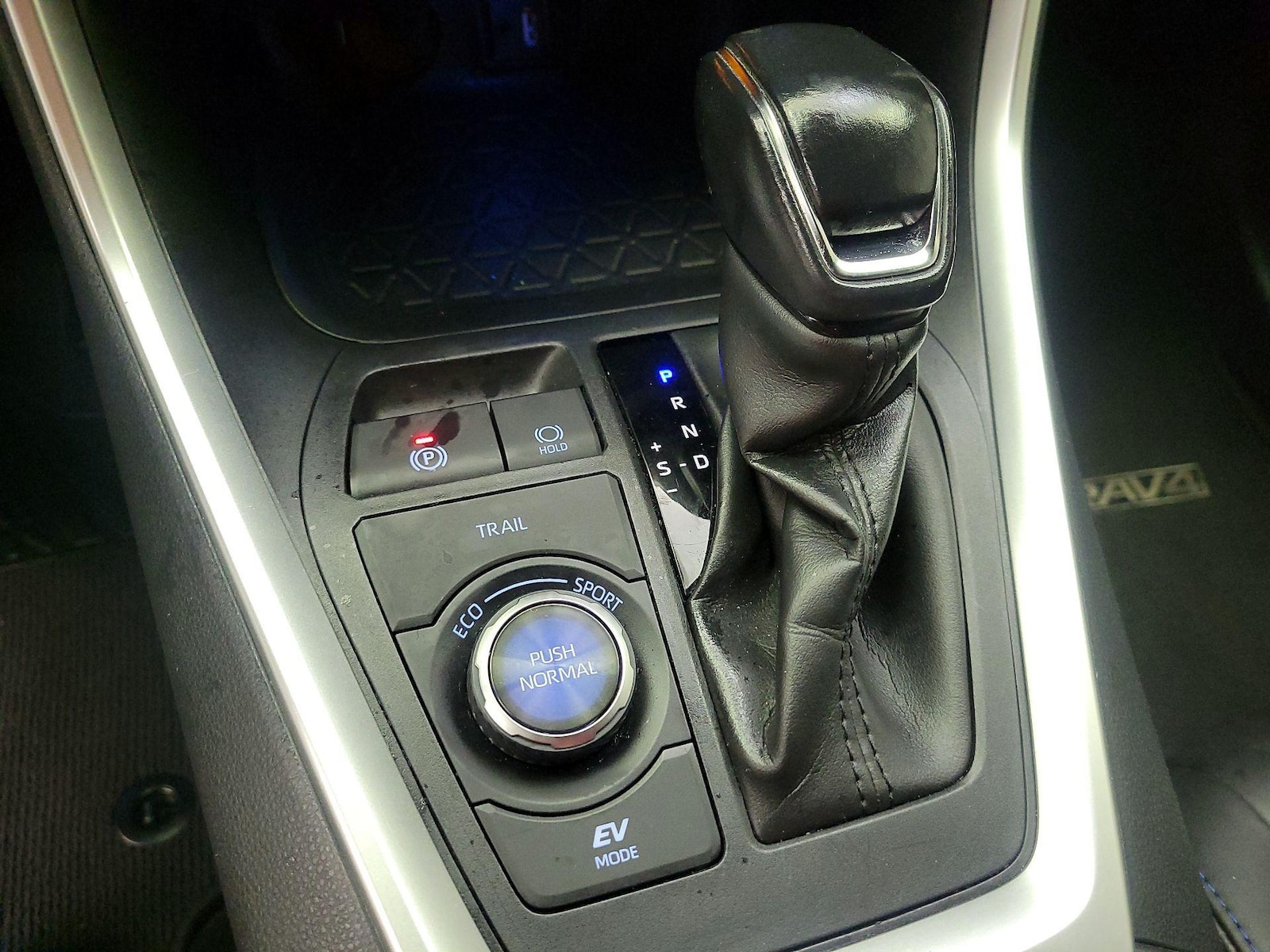2019 Toyota RAV4 XSE - Photo 19
