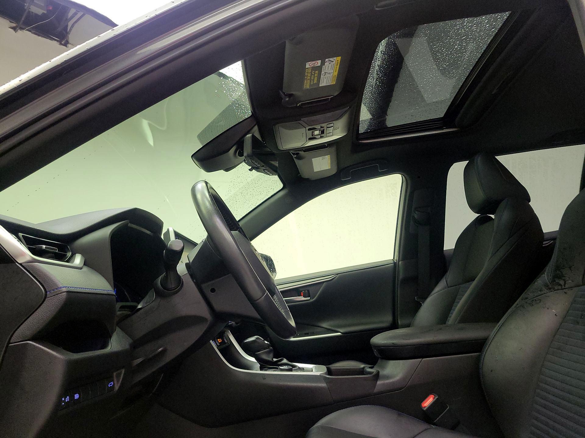Thumbnail: 2019 Toyota RAV4 - 20